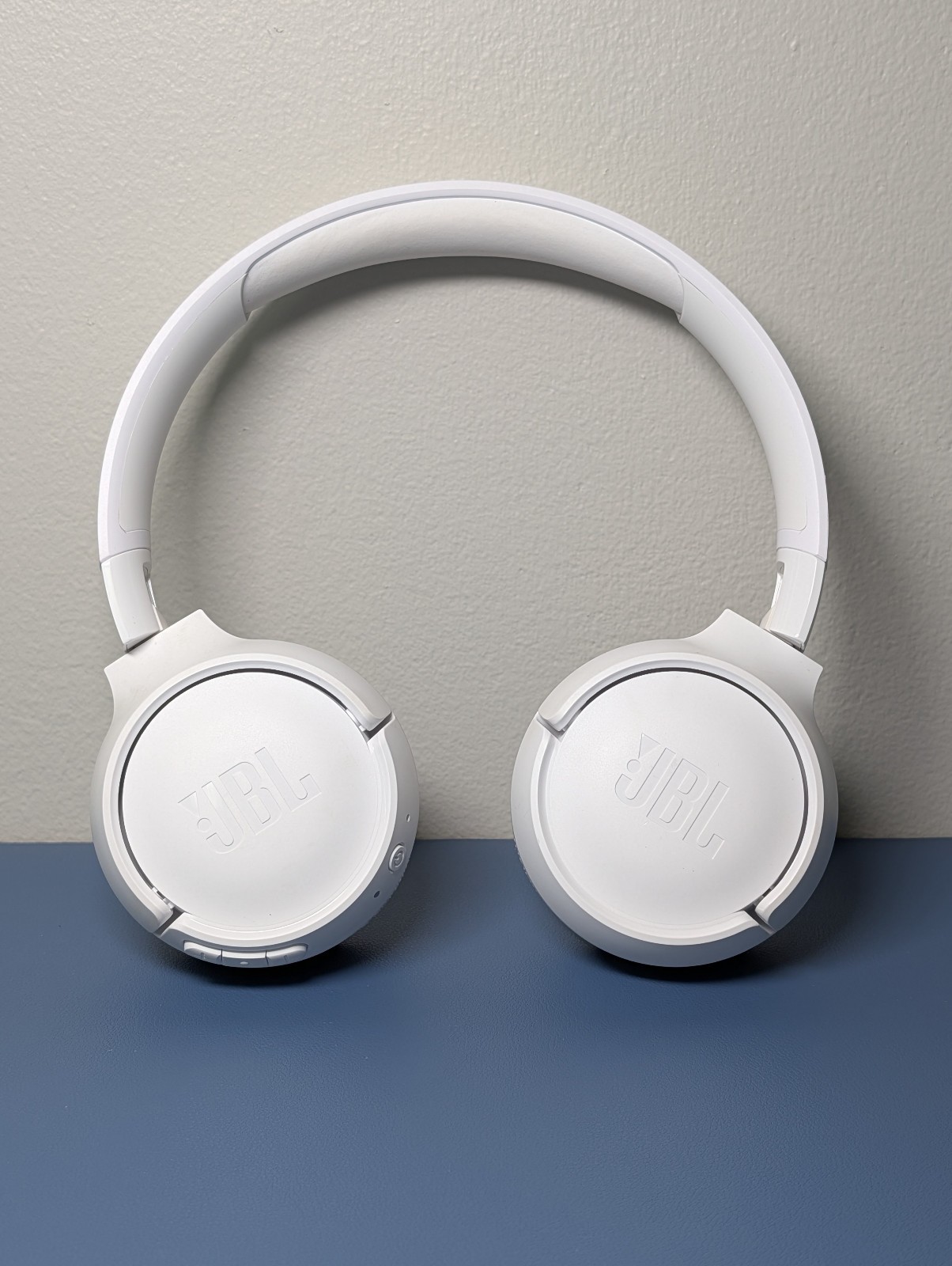 JBL Tune 520BT Bluetooth Wireless On-Ear Headphones – Foldable