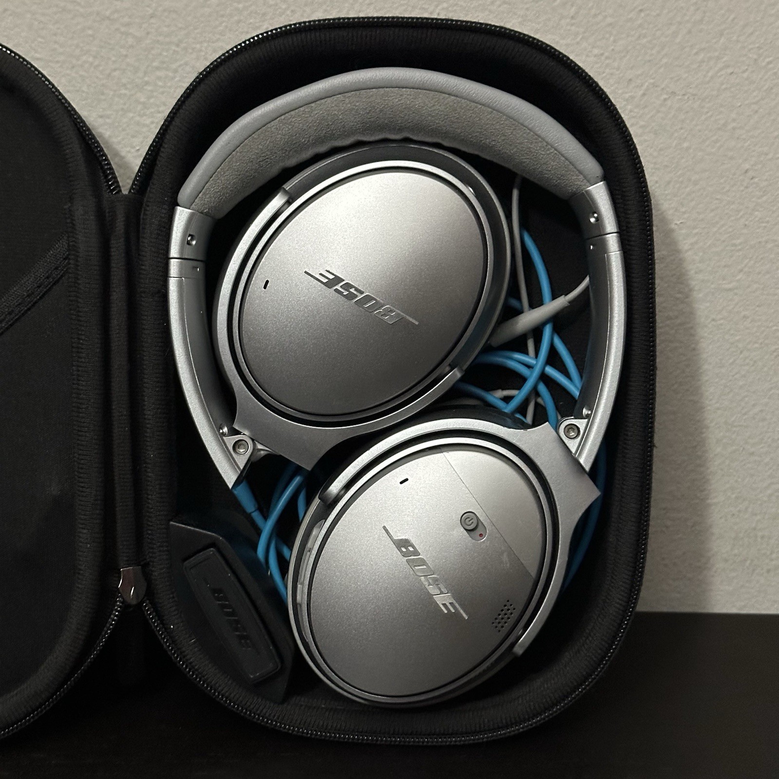 Bose QuietComfort 35 Series II QC35 Wireless Headphones – Silver – With Case