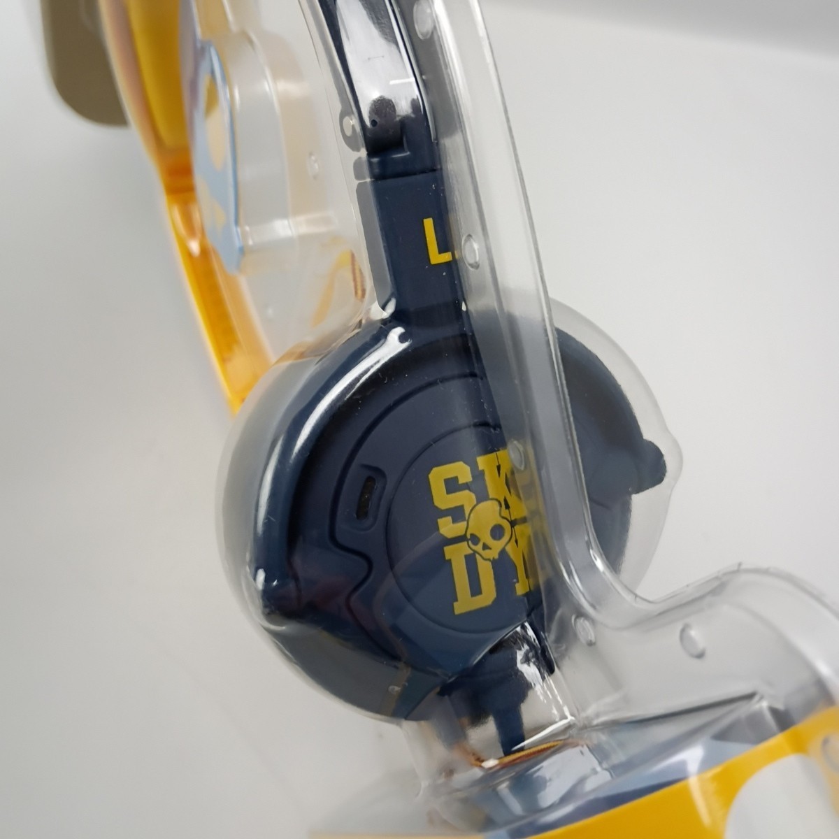 Skullcandy Lowrider On Ear Headphones 40mm New Sealed Yellow