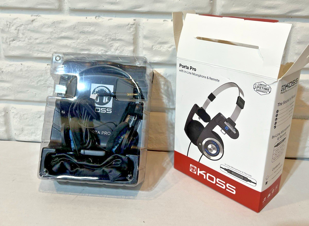 Koss Porta Pro On Ear Stereophones, Headphones with Case, Black Silver