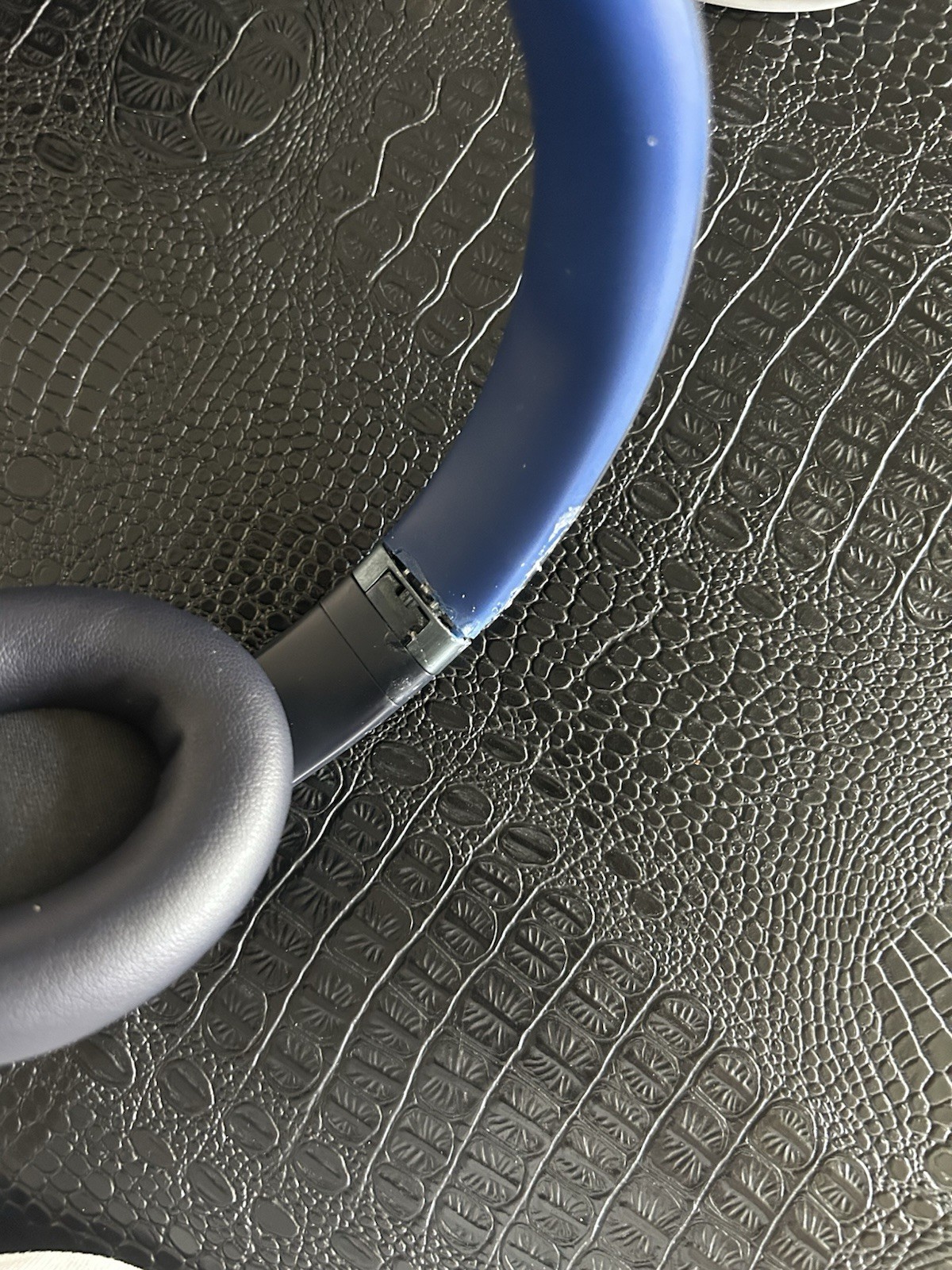 Beats Studio Pro Noise Canceling Navy Blue Over Ear Wireless Headphones