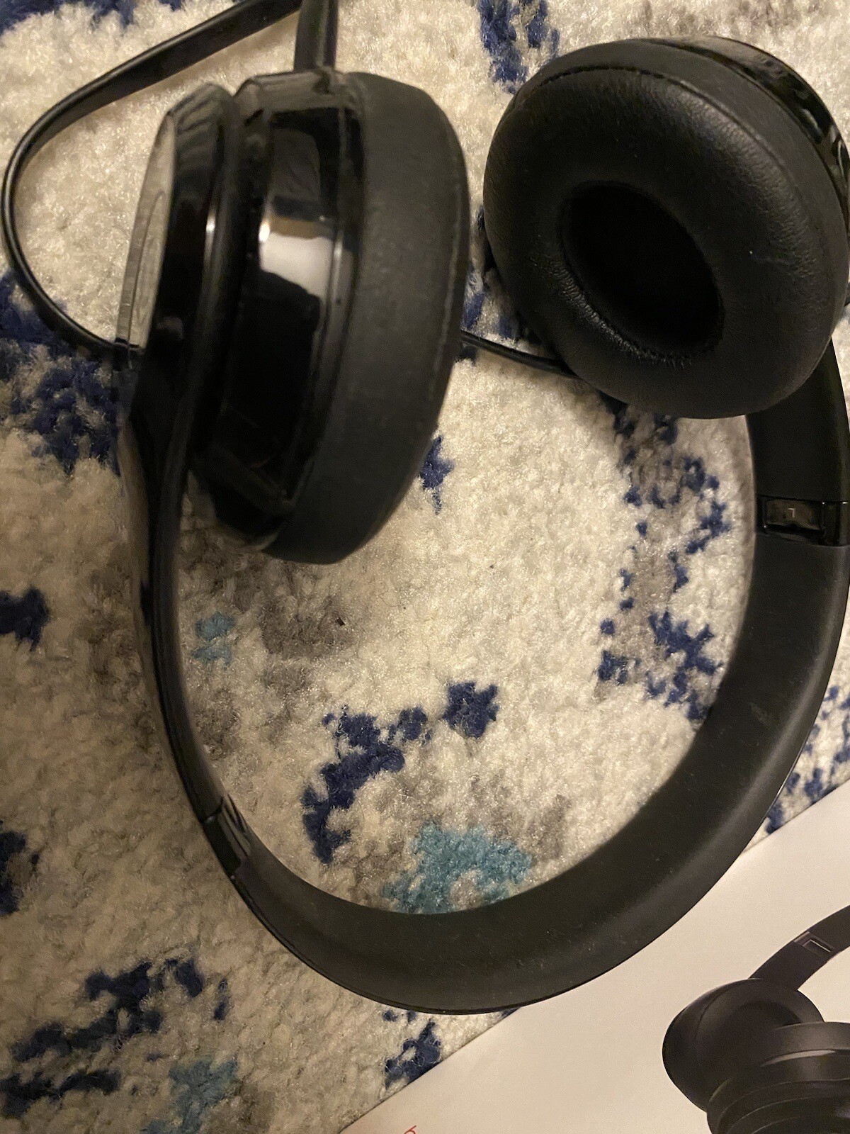 Beats by Dr. Dre Solo3 Over the Ear Headphone – Gloss Black