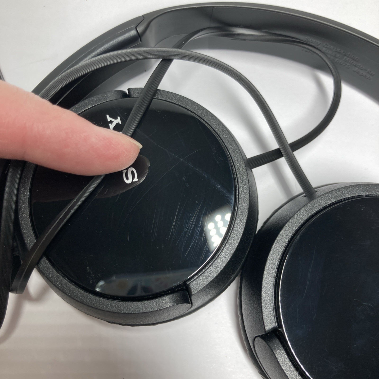 Sony MDR-ZX110 On-Ear Wired Headphones, Black Stereo Headphones 2021 in box