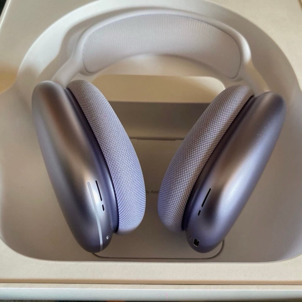 Apple AirPods Max Purple/White Wireless Over-Ear Bluetooth Headphones Case