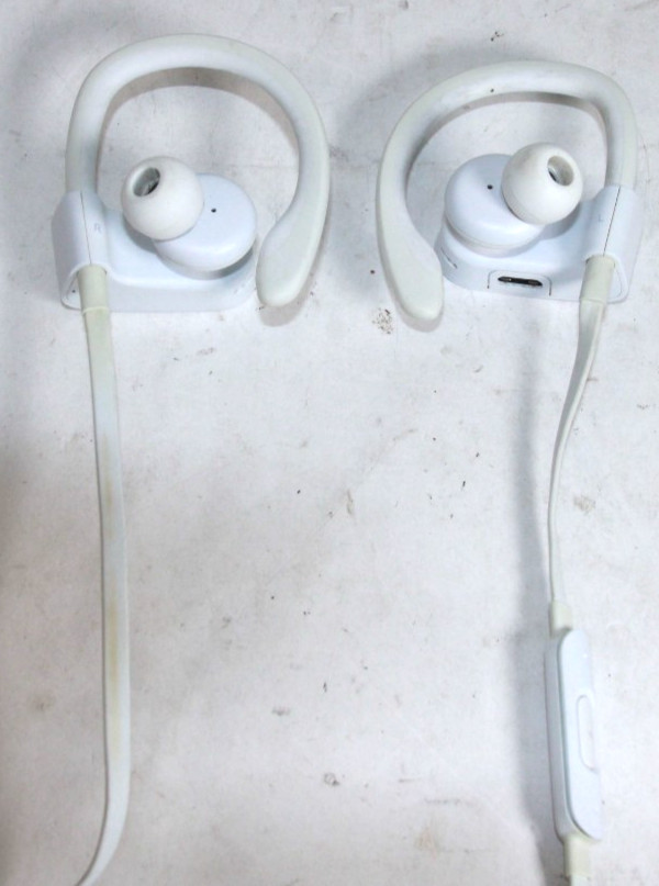 Beats Powerbeats3 Wireless Headphones All White Sport Apple W1 Chip TESTED