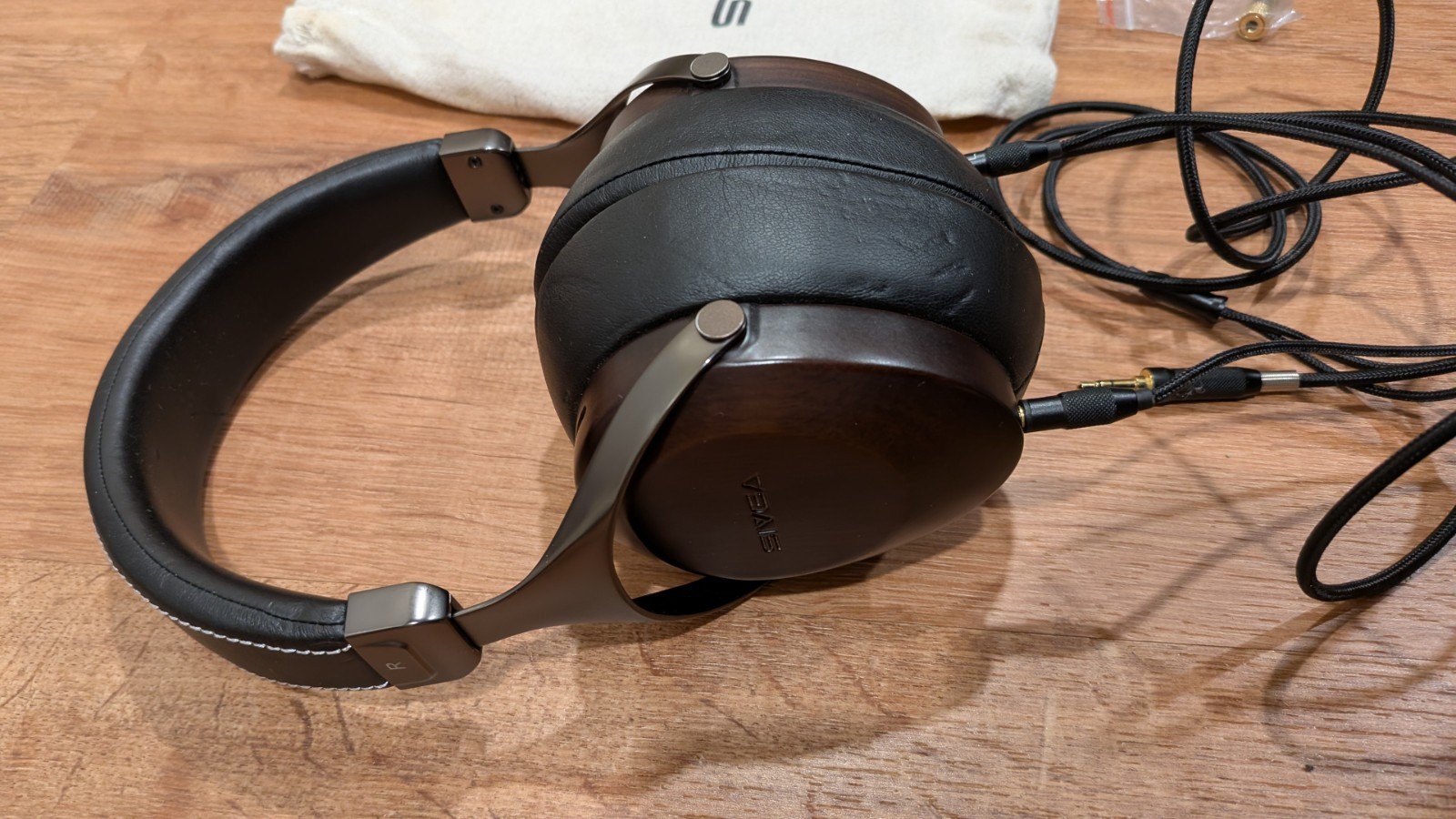 SIVGA SV021 Classic Zebrano Wooden Closed-Back Wired Over-Ear Headphones