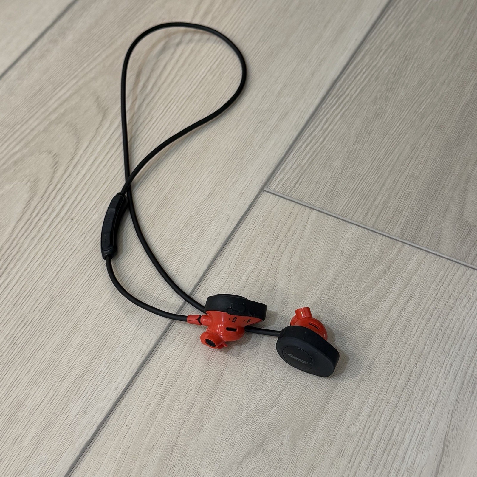 READ – Bose Soundsport Pulse In-Ear Wireless Bluetooth Headphones Black/Red AF1