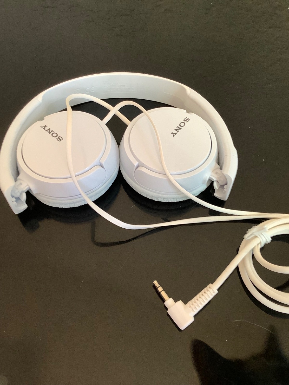 Sony MDR-ZX110 Ear-Pad (On the Ear) Headband Headphones – White