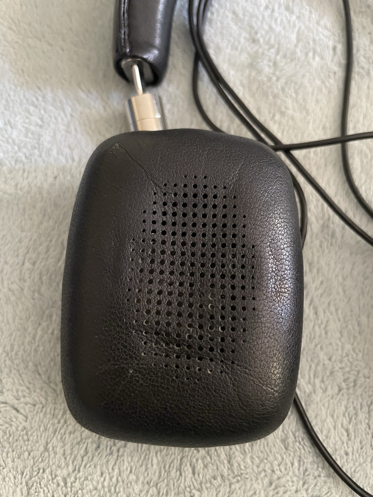 Bowers & Wilkins P5 Wired On-Ear Headphones – Black