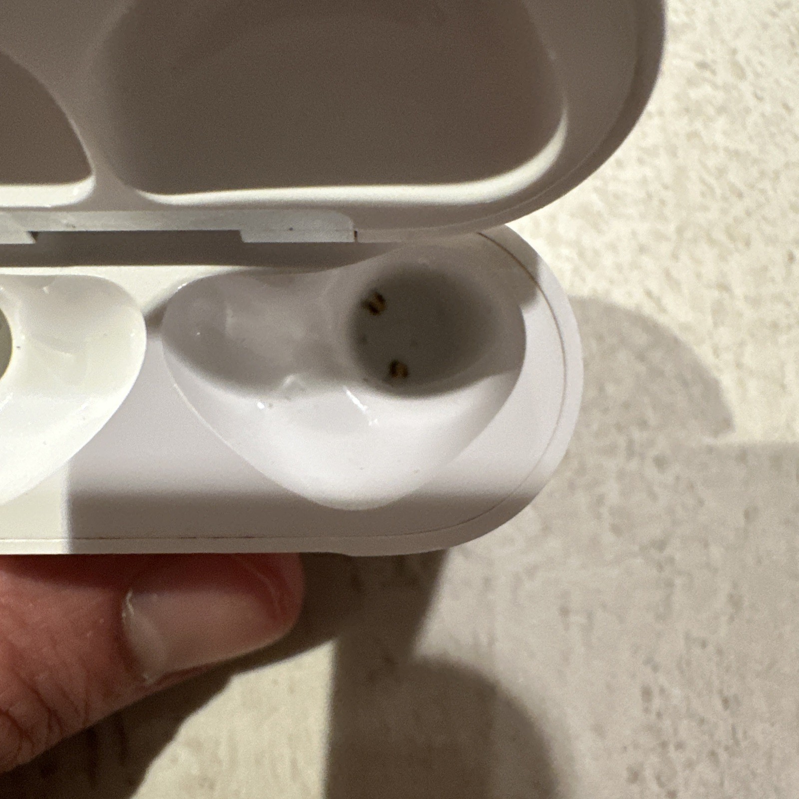 Apple AirPods 4 Model MXP63LL/A – White – Excellent Condition – 4th Gen