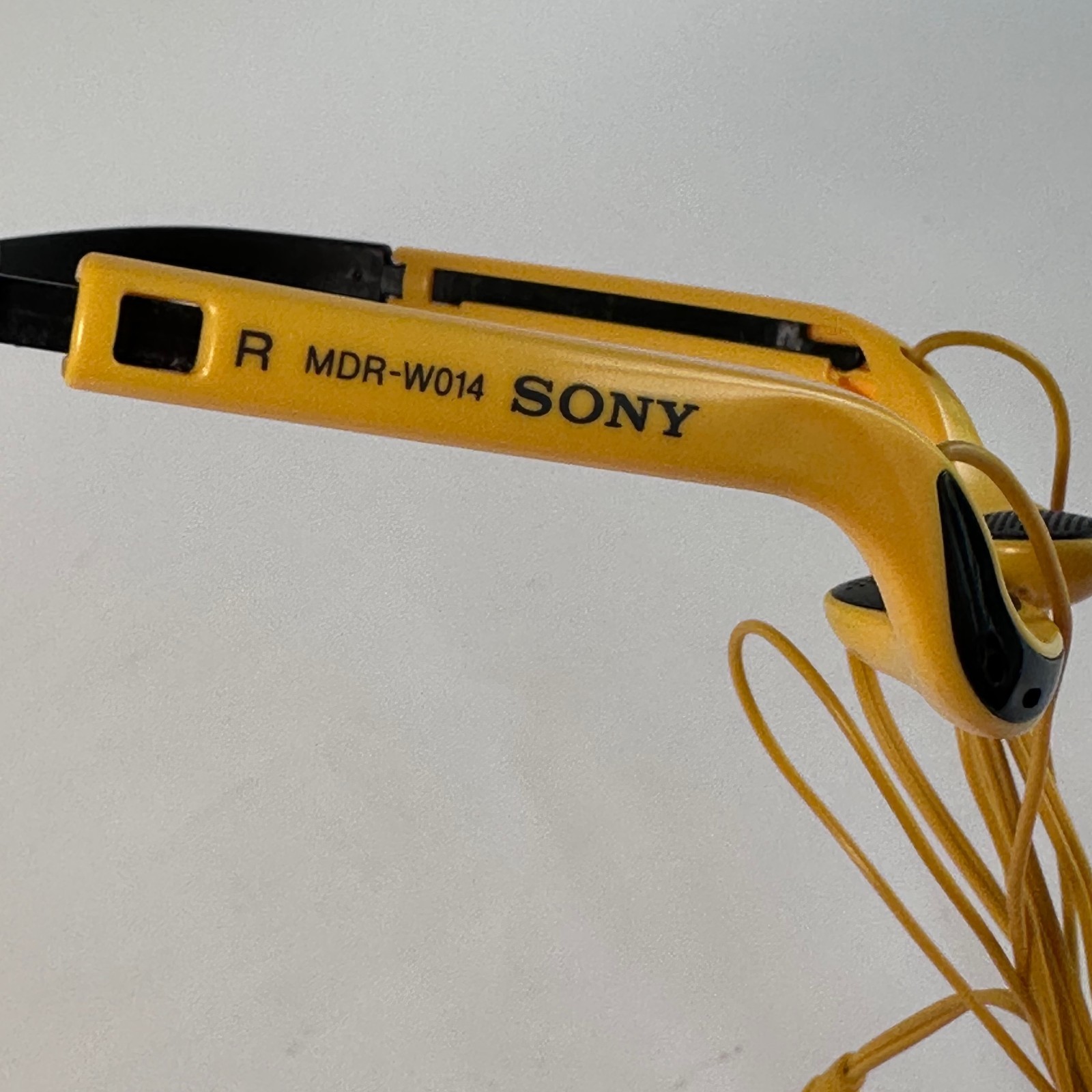 Sony MDR-W014 Headband In-Ear Walkman Headphones Black&Yellow Vintage – Tested