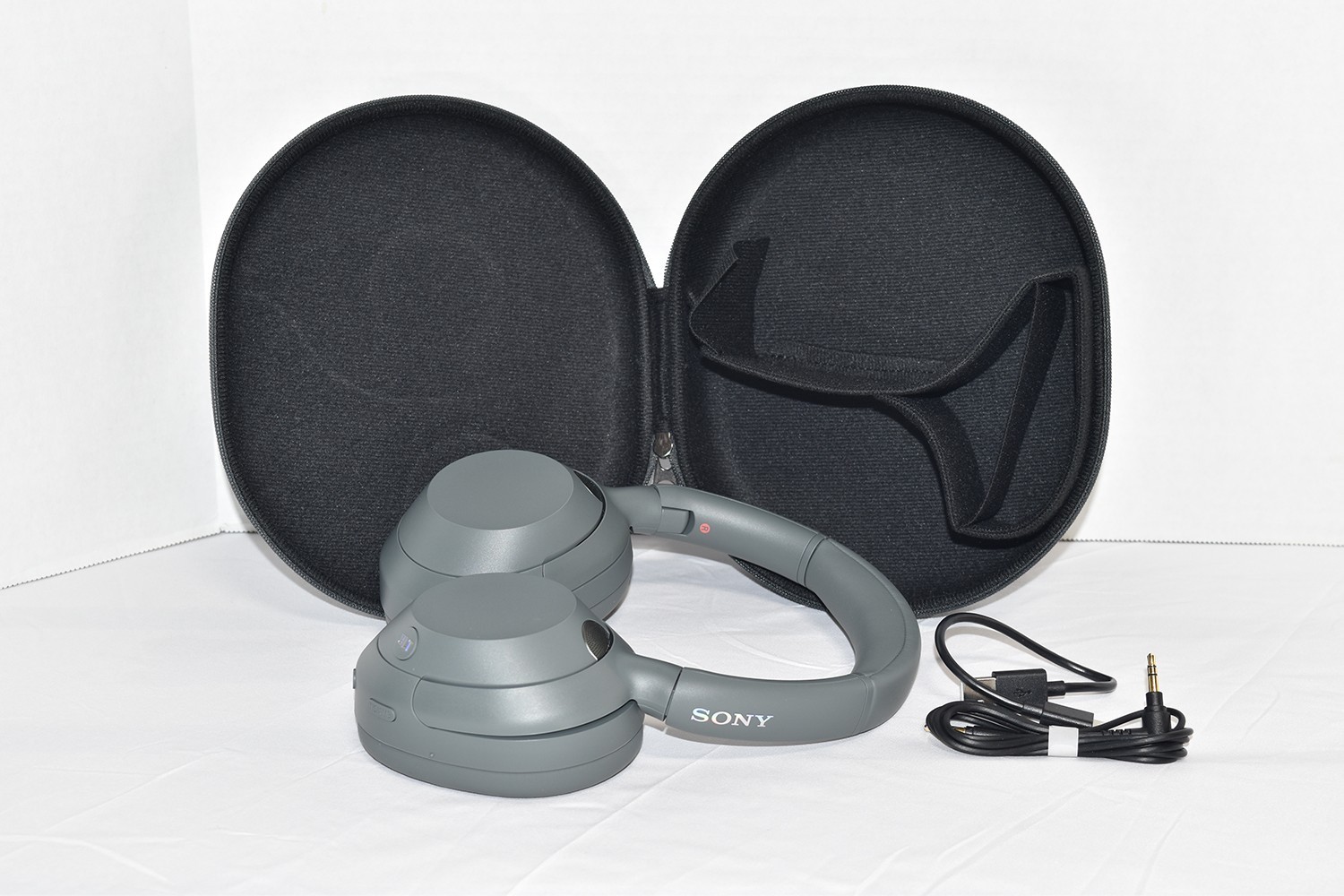 Sony ULT WEAR 900N Wireless Noise Canceling Bluetooth Headphones – Forest Gray