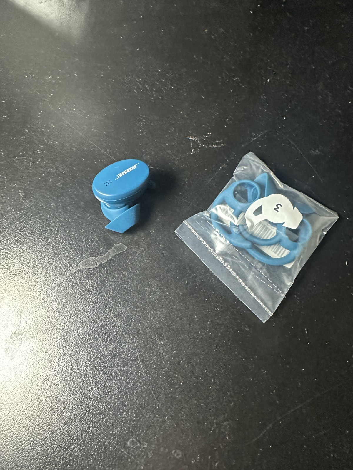 Bose Sport Earbuds wireless Bluetooth in-ear headphone (RIGHT earbud only) blue