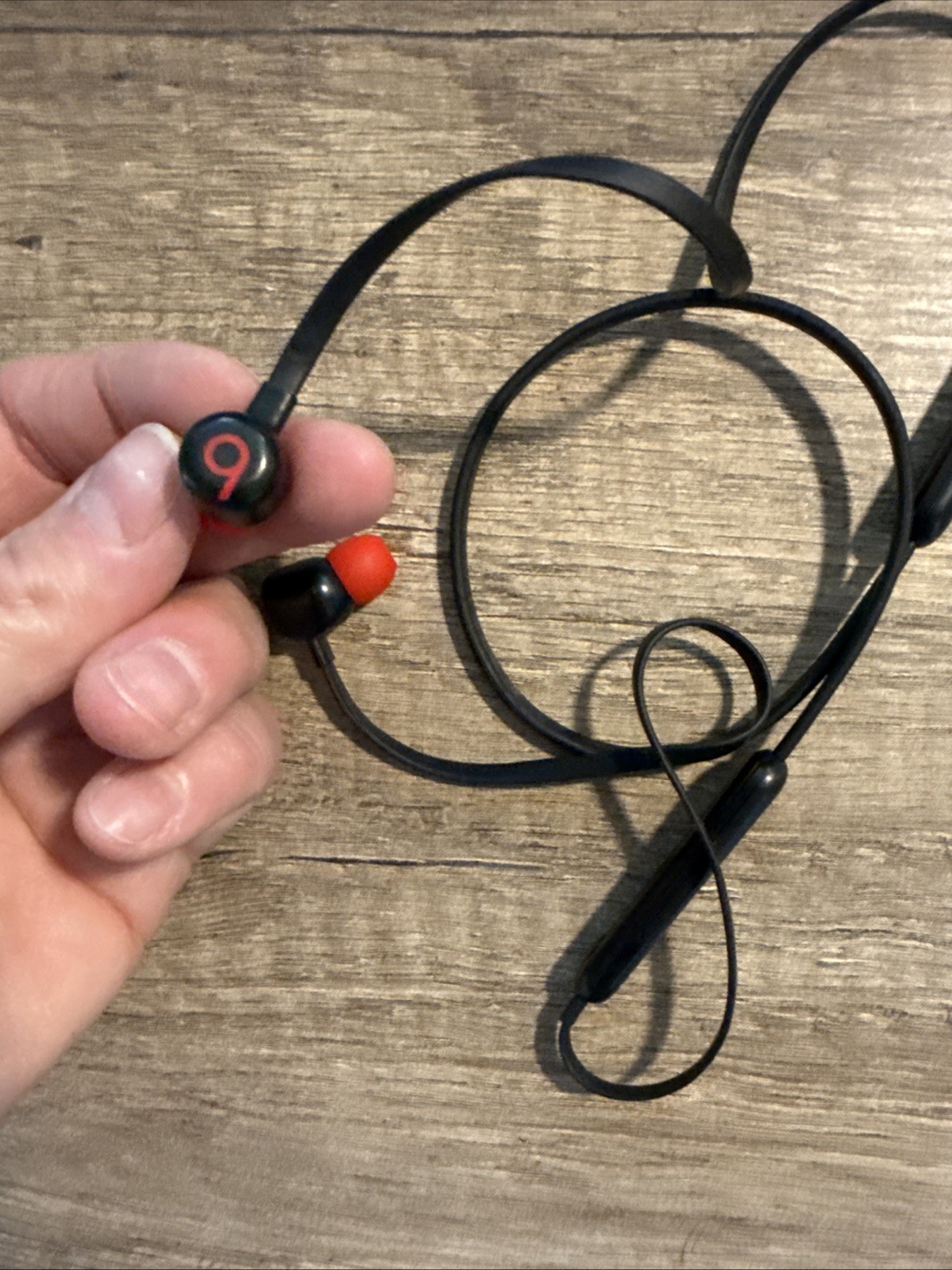Beats by Dr. Dre Flex Wireless Bluetooth In-Ear Headphones A2295 – Beats Black