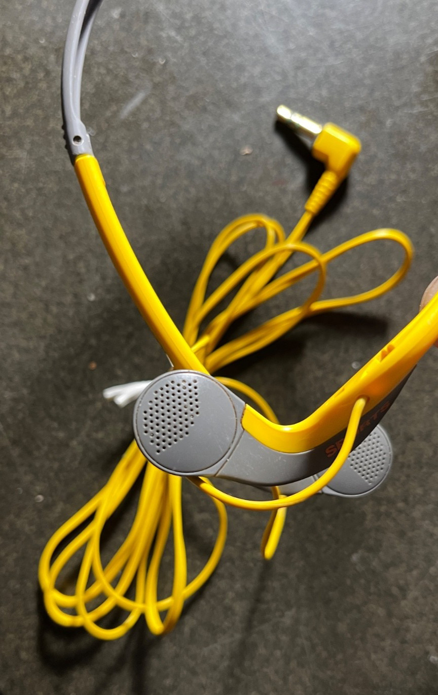Sony Sports MDR-A30G Gray Yellow Wired In-Ear Headphones – 1 speaker no sound