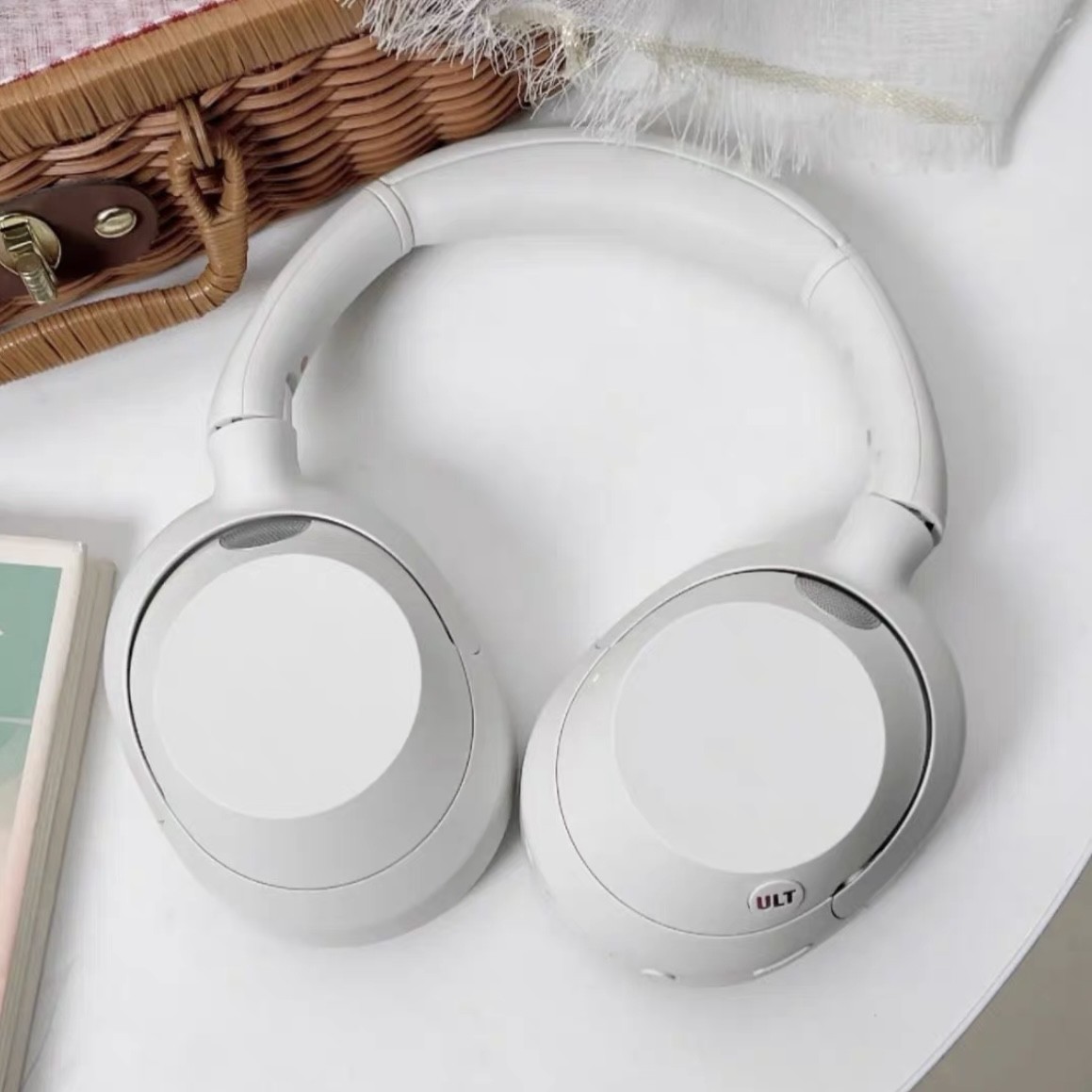 Sony WH-ULT900N Wireless Noise Canceling Bluetooth Headphones White – Excellent