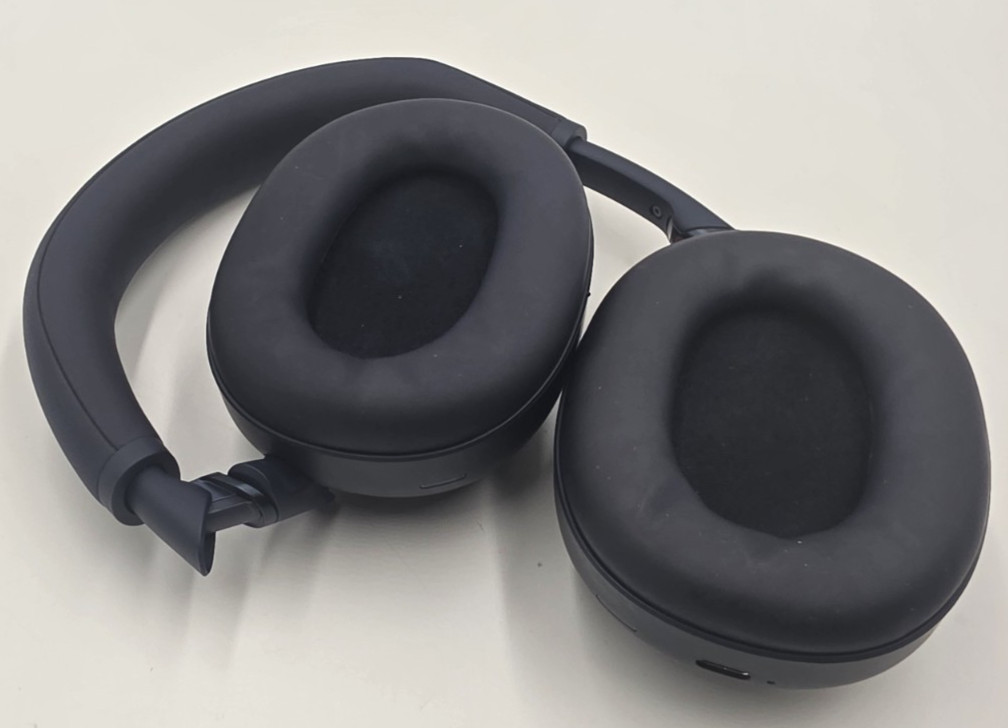 Sony WH-1000XM6 The Best Wireless Noise Canceling Headphones