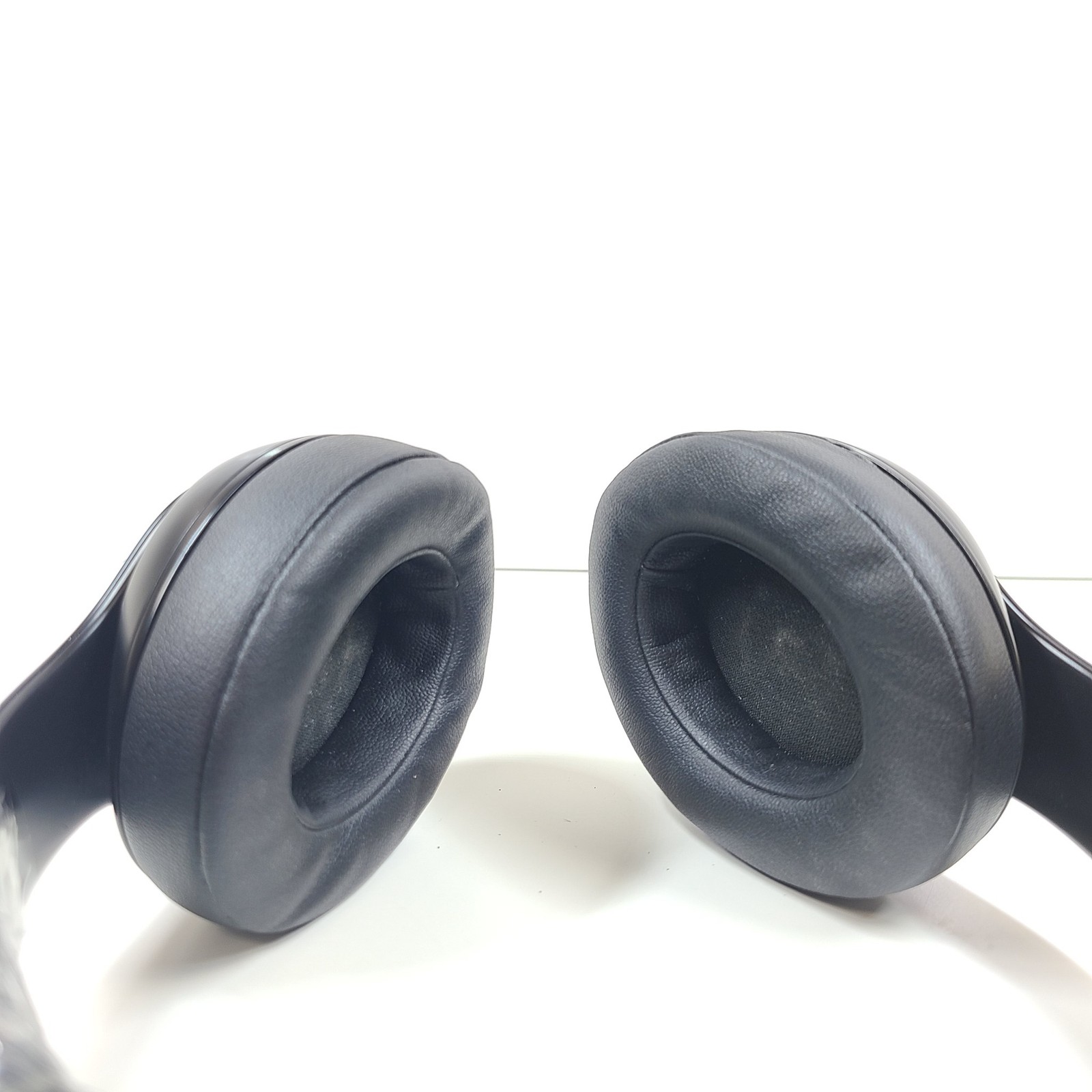 Beats Studio 3 Wireless Over the Ear Headphones READ HINGE