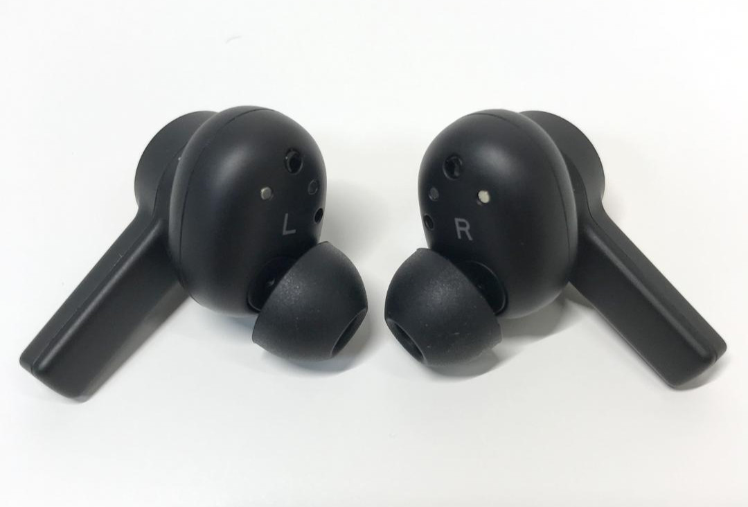 Bang & Olufsen Beoplay EX Ferrari Edition Red Wireless Earphones Mint Condition