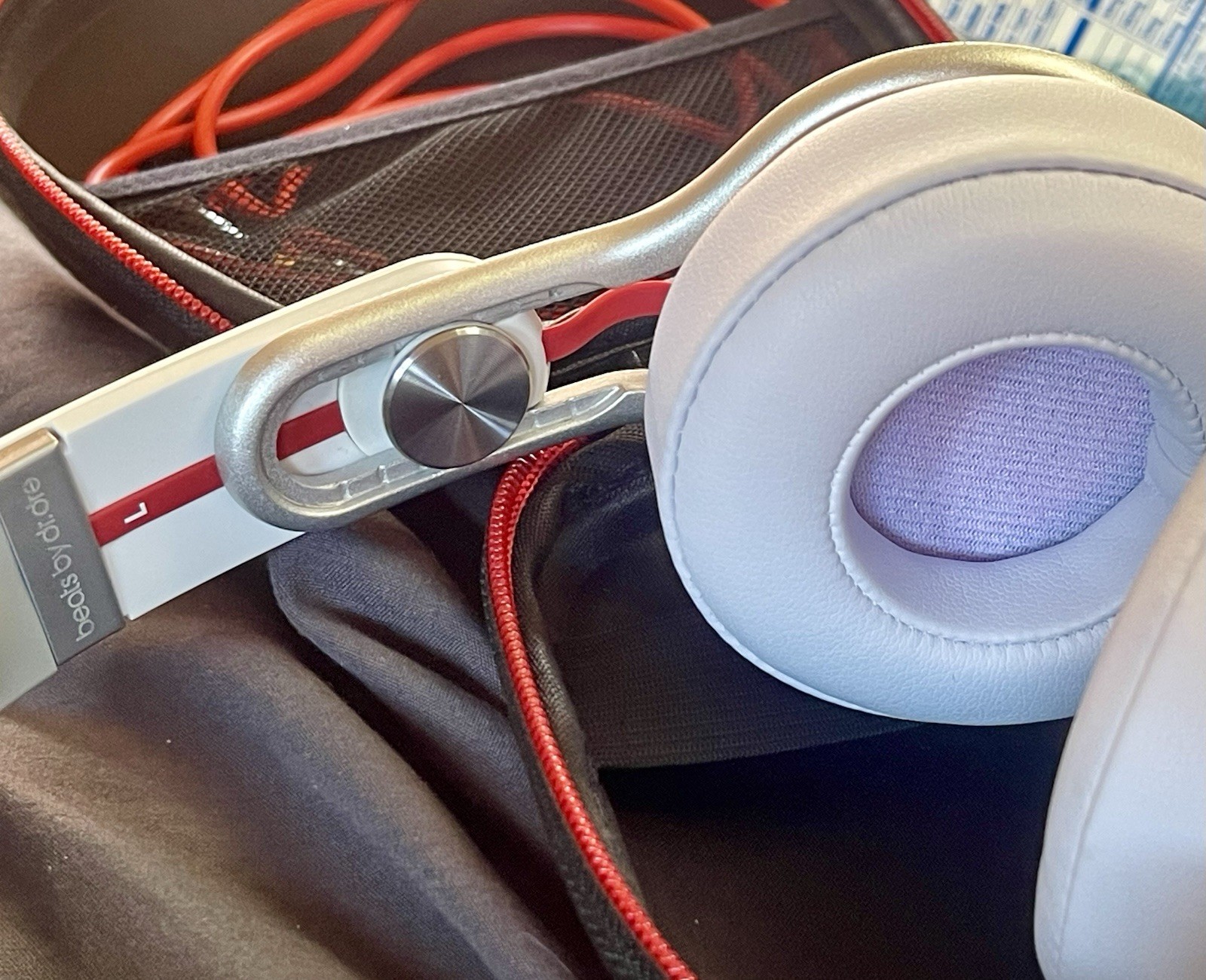 Beats Mixr Mixer Dj Professional Wired Headphones with Case White ⚪️ And ?