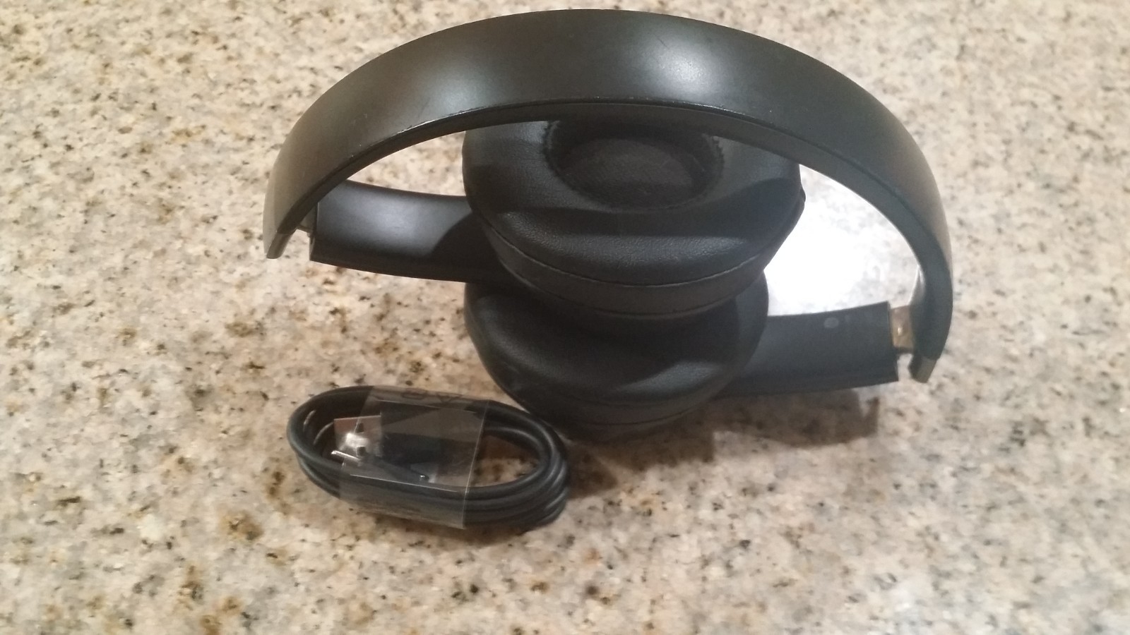 Beats by Dr. Dre Solo 4 – Wireless Bluetooth On-Ear Headphones Black