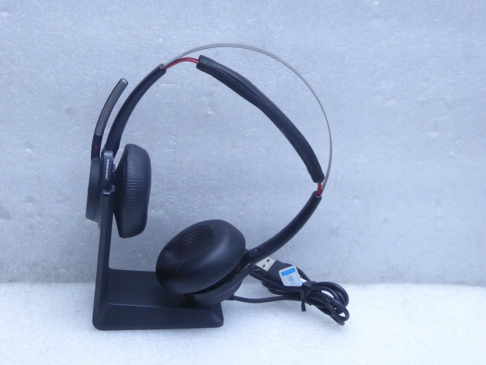 Plantronics Voyager Focus US B825-M Binaural USB Bluetooth Headset 203079-01