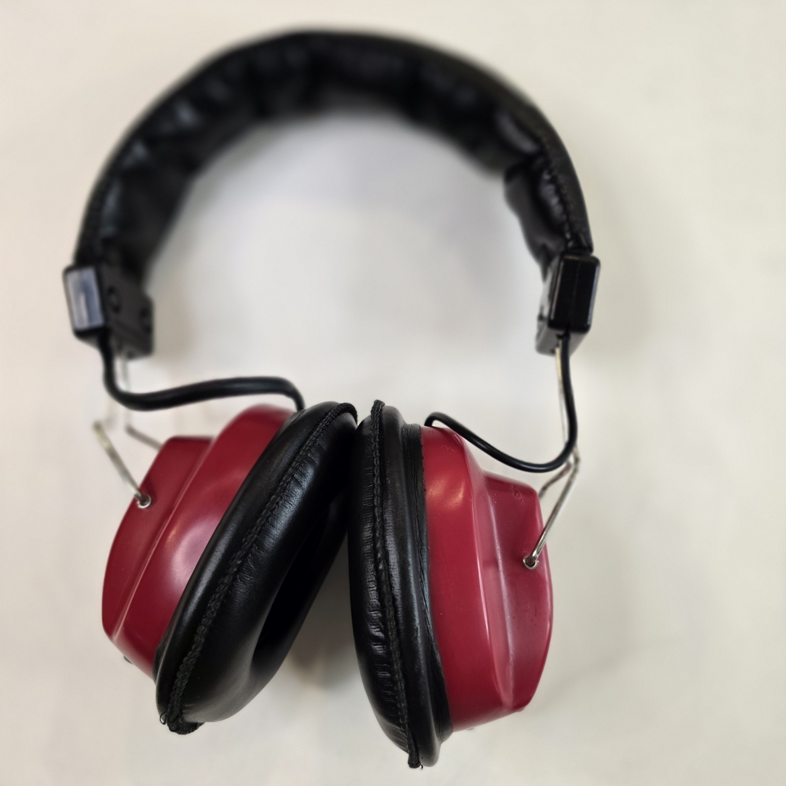 VINTAGE FROM 1960’S WINSTON MOTORSPORTS AM-FM OVER THE EAR HEADPHONES, Tested