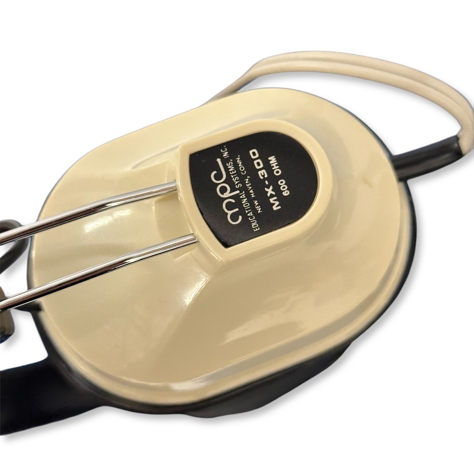 MPC Educational Systems MX-300 600 Ohm Headphones Set with Case – Lot of 3