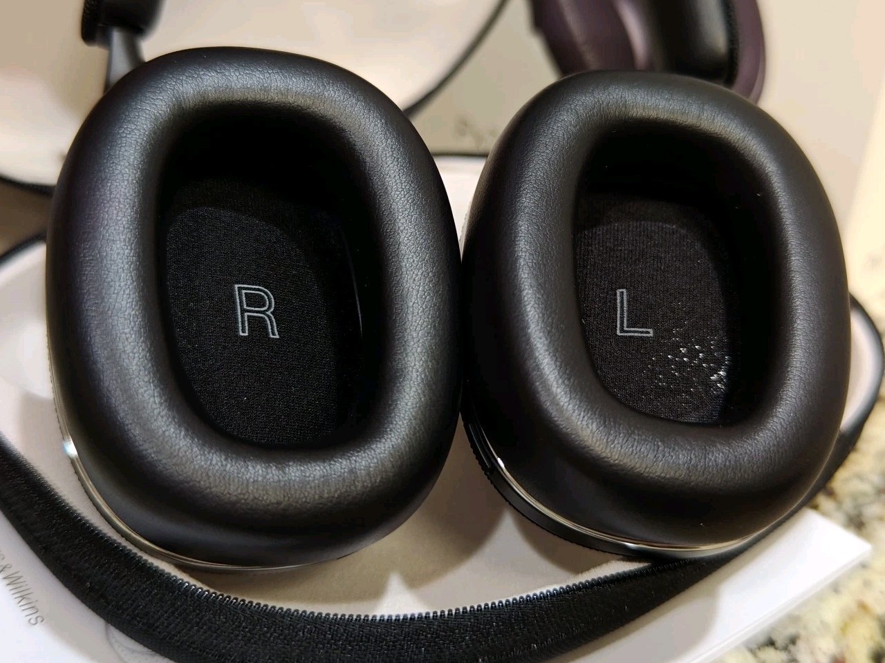 NewOpen Bowers & Wilkins Px7 S2 Over-Ear Headphones – Advanced Noise