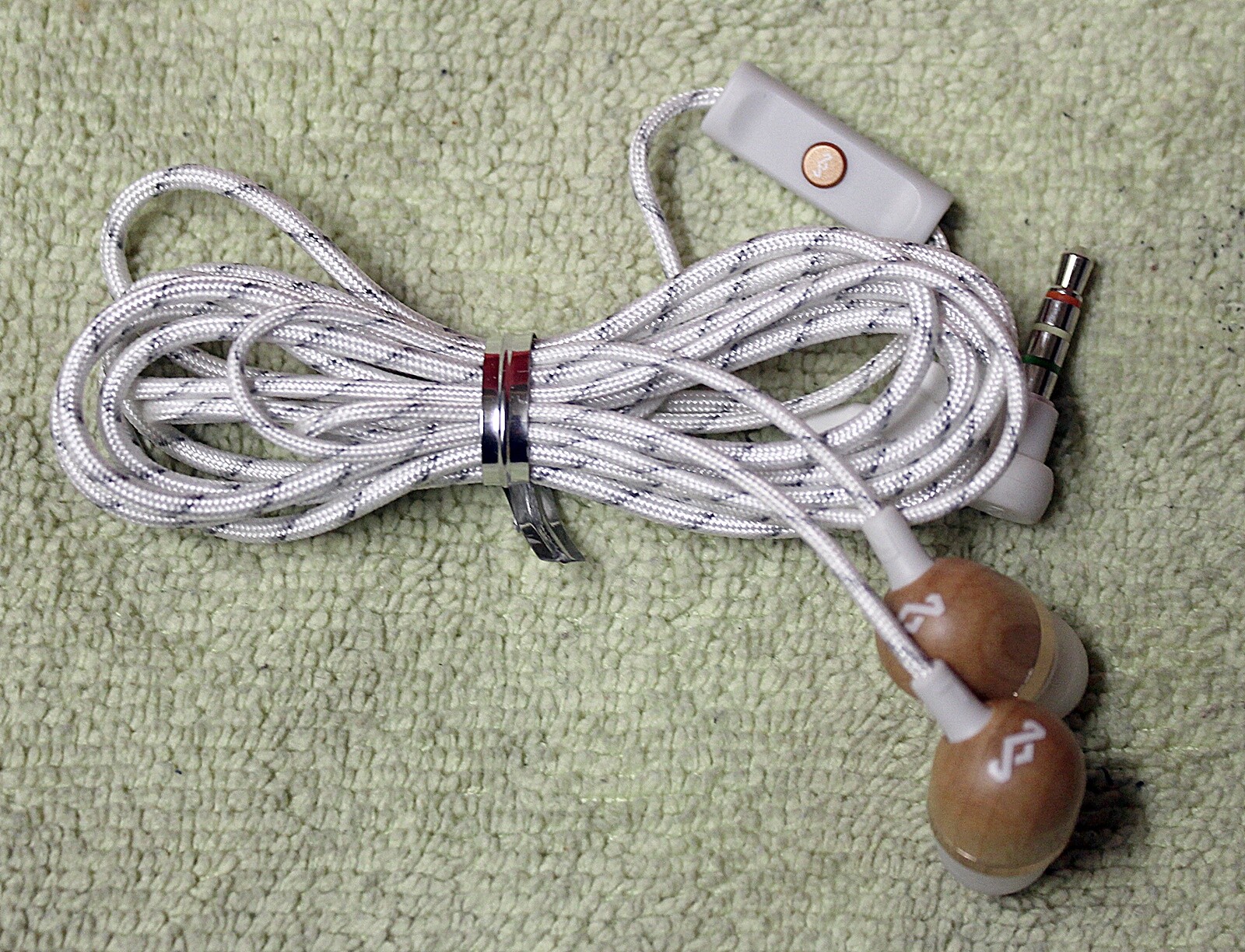 HOUSE OF MARLEY SMILE JAMAICA WIRED 3.5MM IN-EAR ISOLATION EARBUDS – EM-JE041-C
