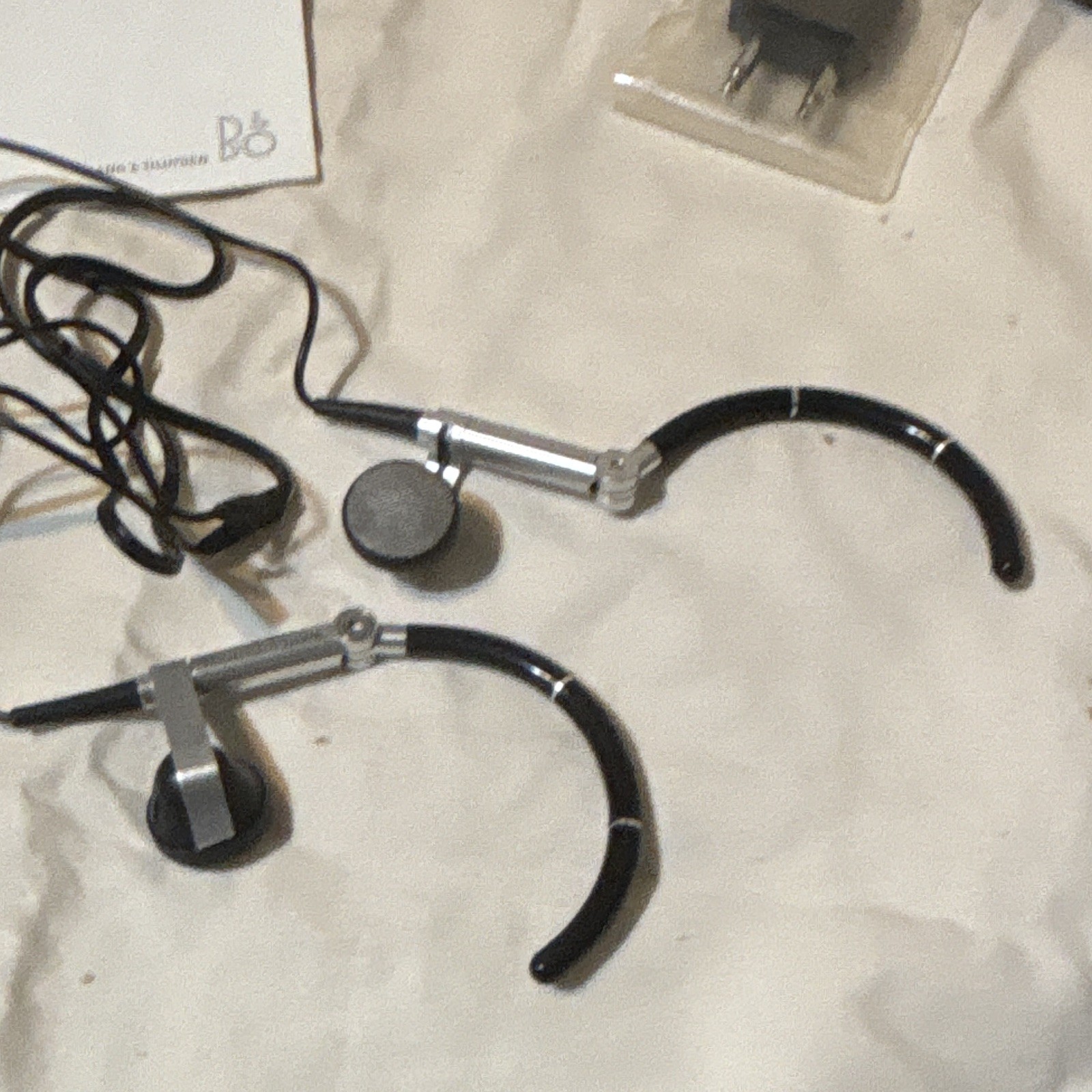 Bang & Olufsen B&O Earset Wired 3.5mm Ear-hook Earbuds Black/Silver Case