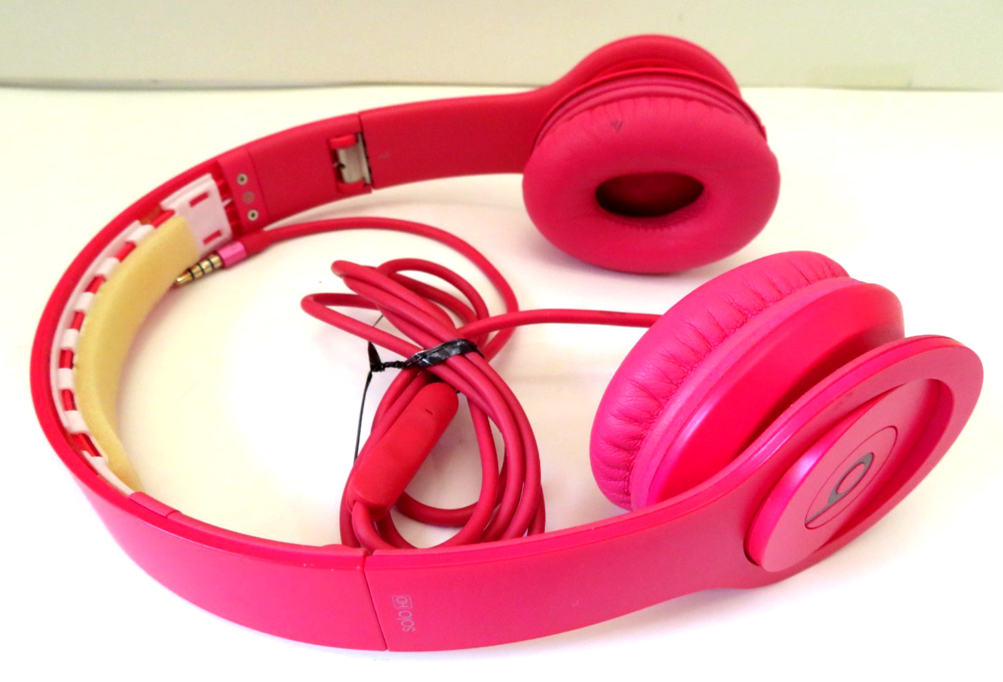 Beats by Dr. Dre Solo HD On-Ear Headphones Wired Pink Missing Head Cushion Used