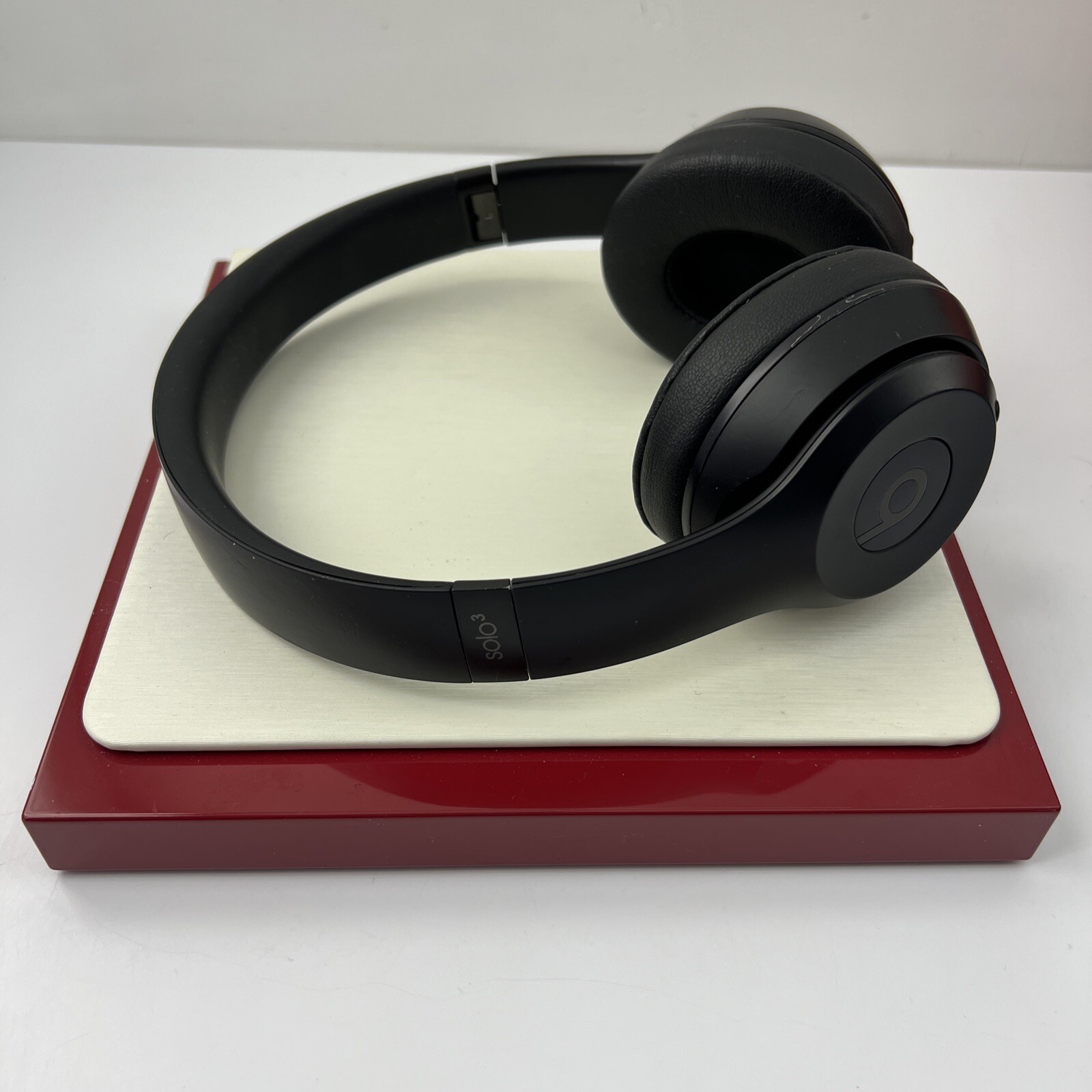 Beats by Dr. Dre Solo3 Over the Ear Headphone – Gloss Black