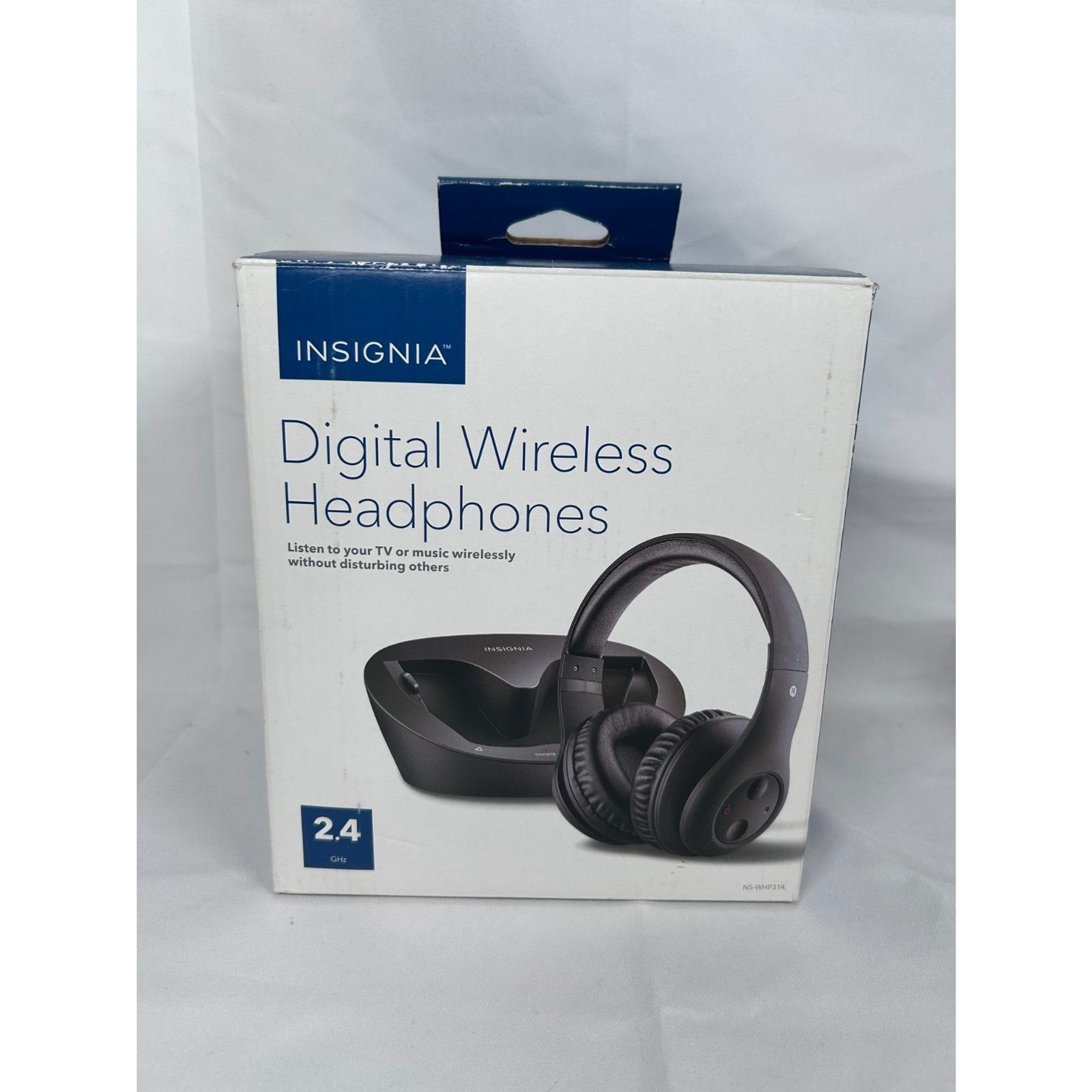 Insignia Digital Wireless Headphones 2.4GHz with Charging Dock