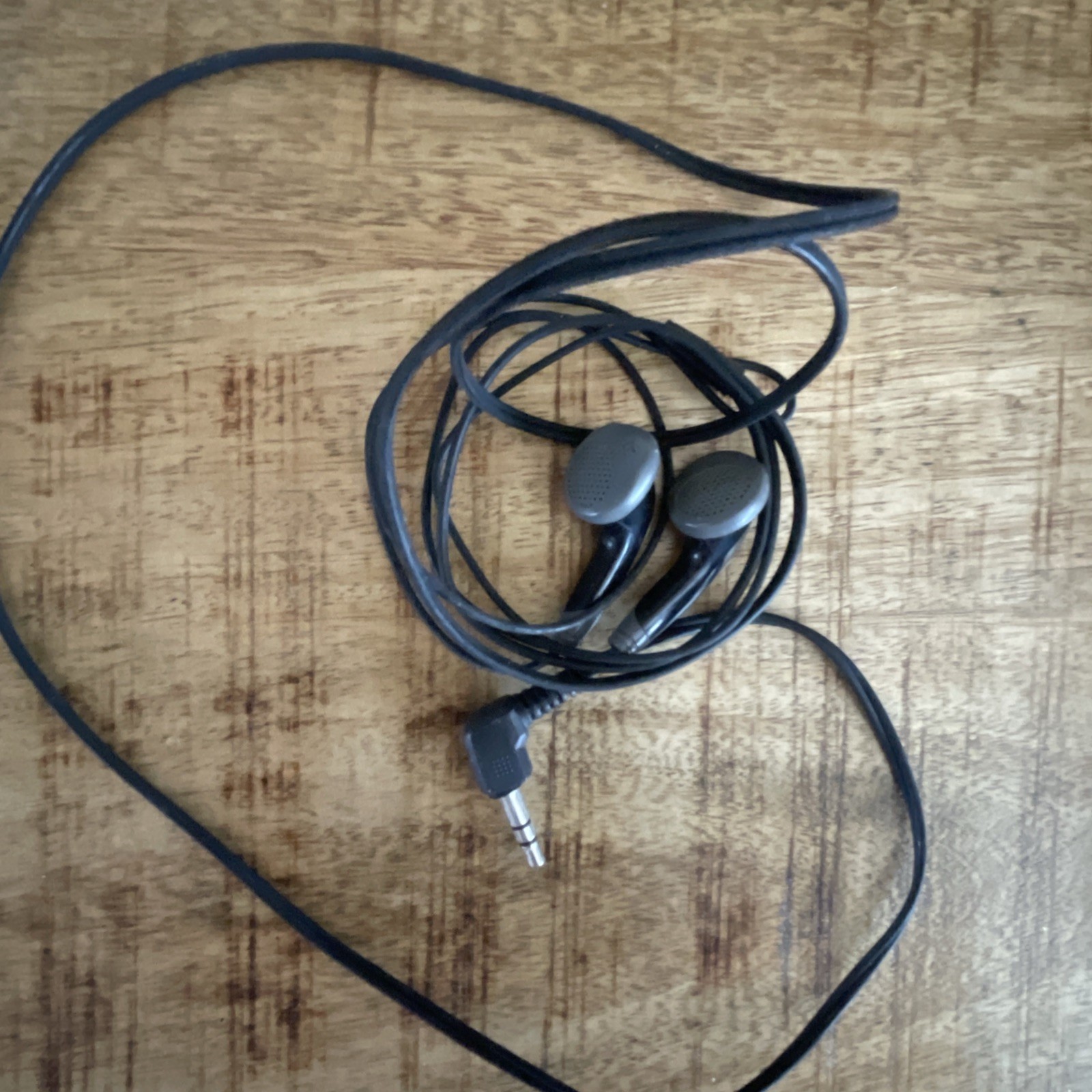 Vintage Aiwa HP-V147 Pipe Phone Earphones w/ Case – 3.5mm Wired Retro Headphones