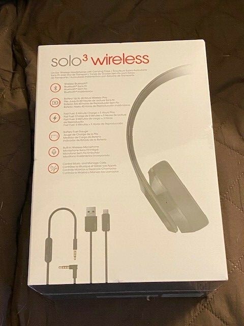 Beats by Dr. Dre Beats Solo3 Wireless On-Ear Headphones Gloss Black