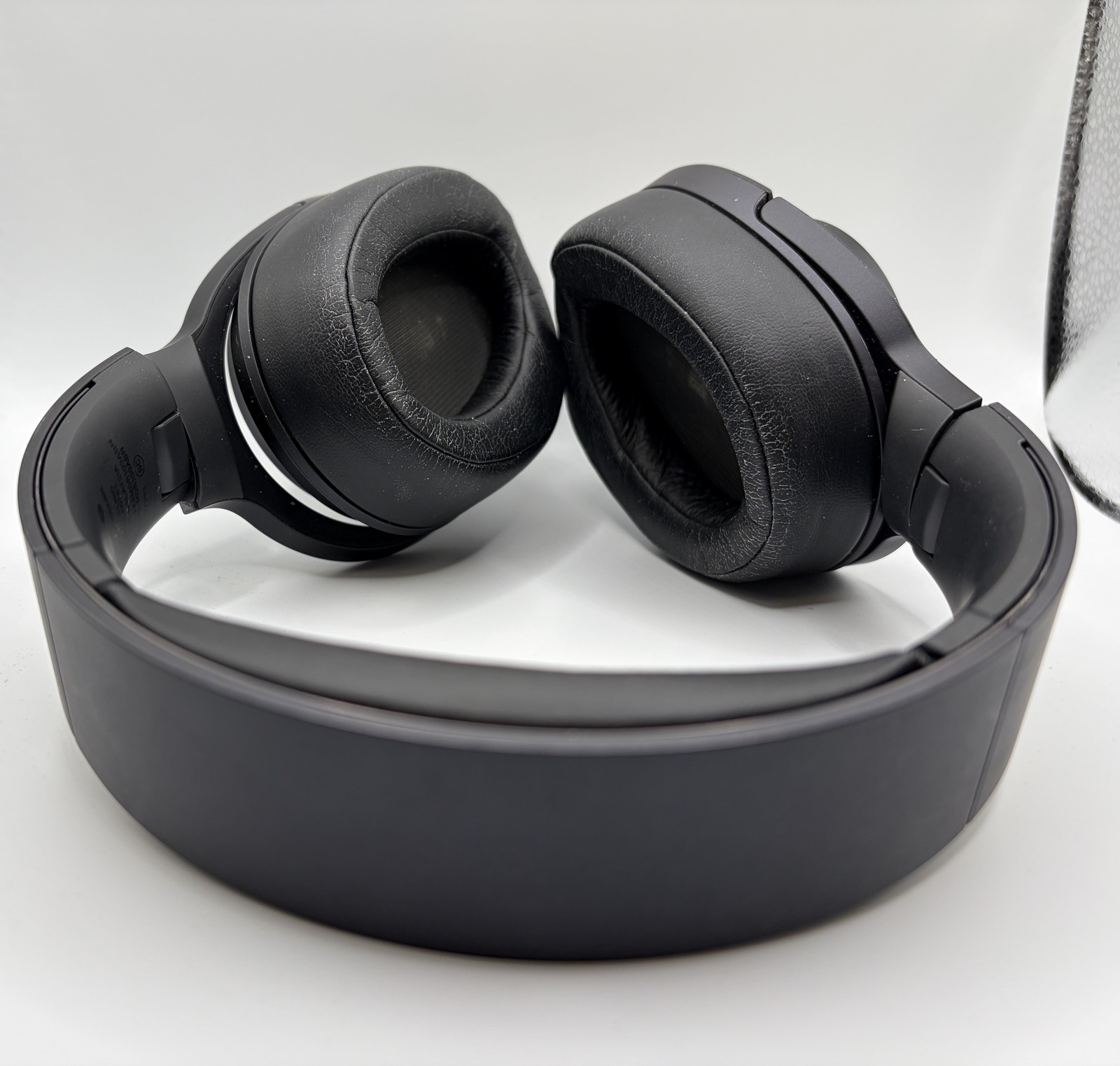SONY hear.On MDR-100ABN Wireless Noise Cancelling Headphones, Carrying Case