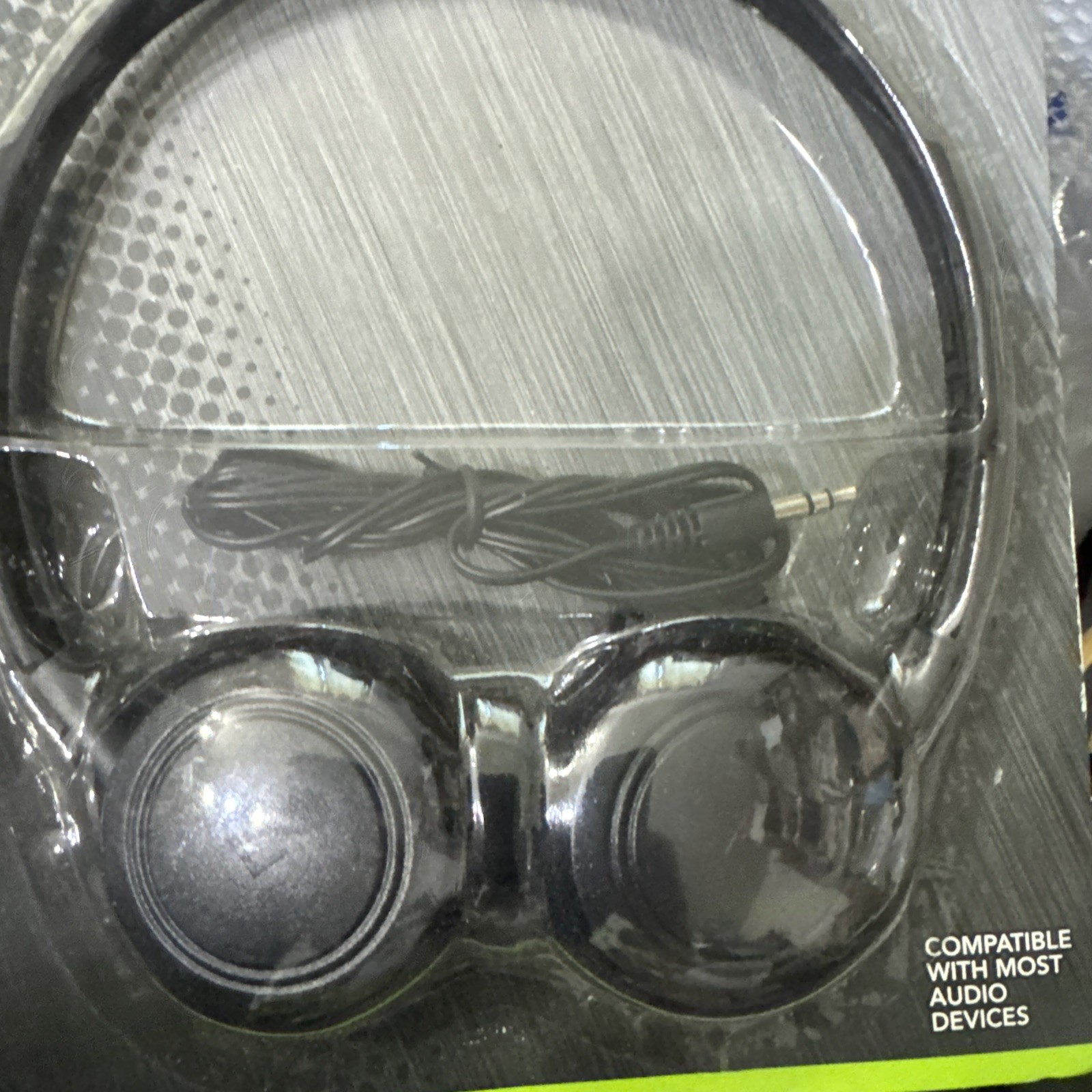 E-CIRCUIT Set Of 2Ultra Lightweight Dynamic Stereo Headphones. 3.5mm Stereo Plug