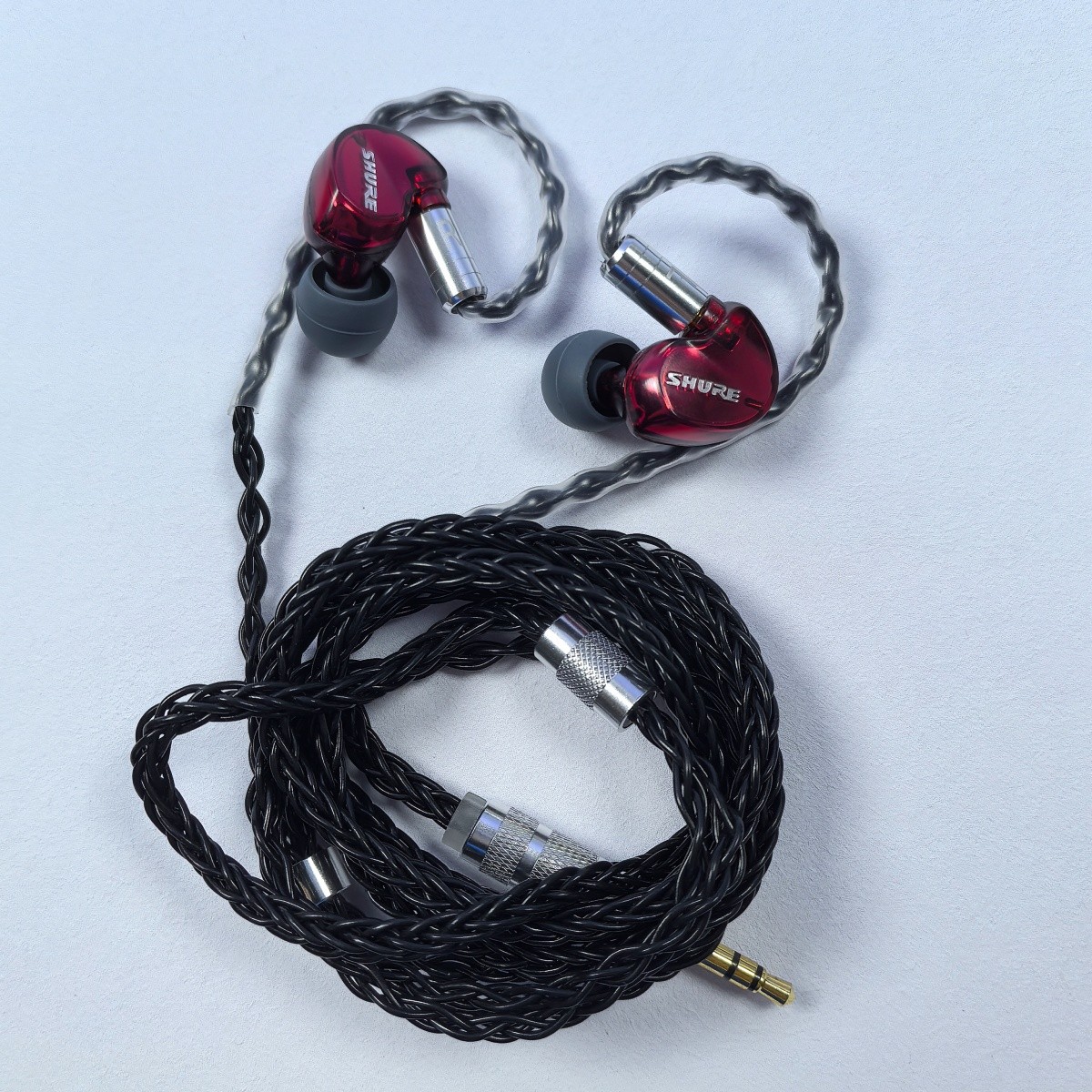 Shure SE535 Wired In-Ear Earphones Sound Isolating 3.5mm Cable Headphones Red
