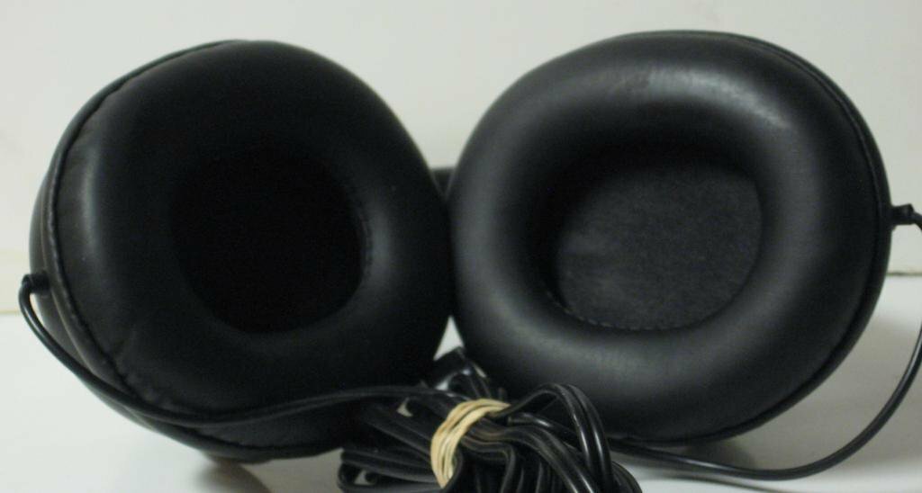 Labtec Elite-825 Stereo Heaphones – Black – Elite 825 – EUC