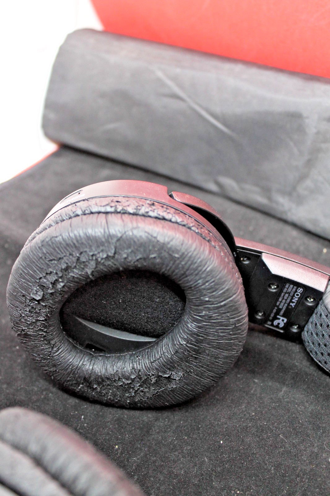 Sony MDR-RF985RK Over Ear Headphones – Black