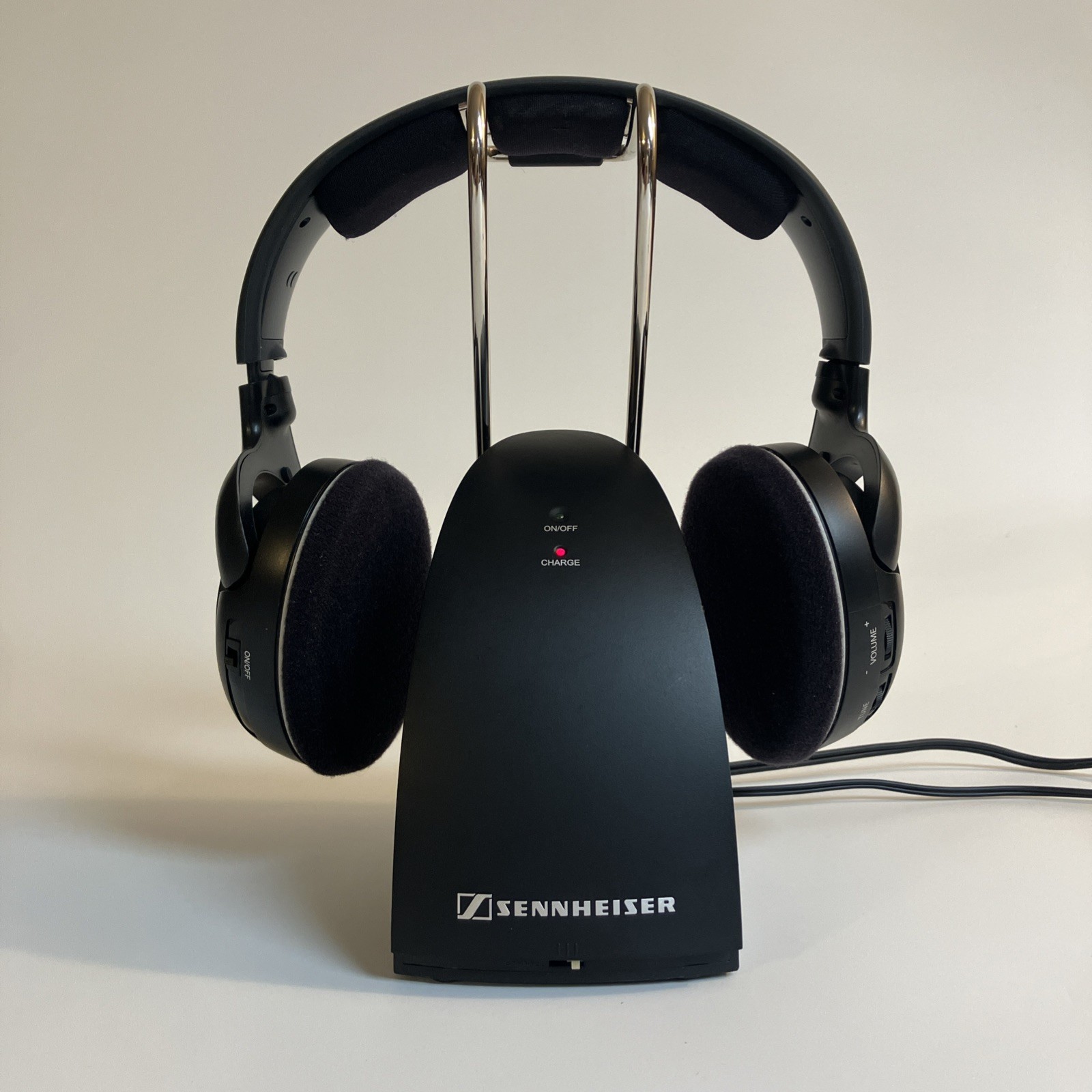 Sennheiser HDR 135 Wireless Headphones, TR135 Charging Dock Base & Manuals Works