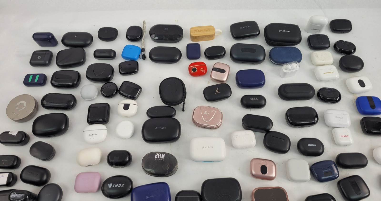 LOT OF 100 Skullcandy ALTEC TOZO Brookstone Generic In-ear Bluetooth Earbuds (2)