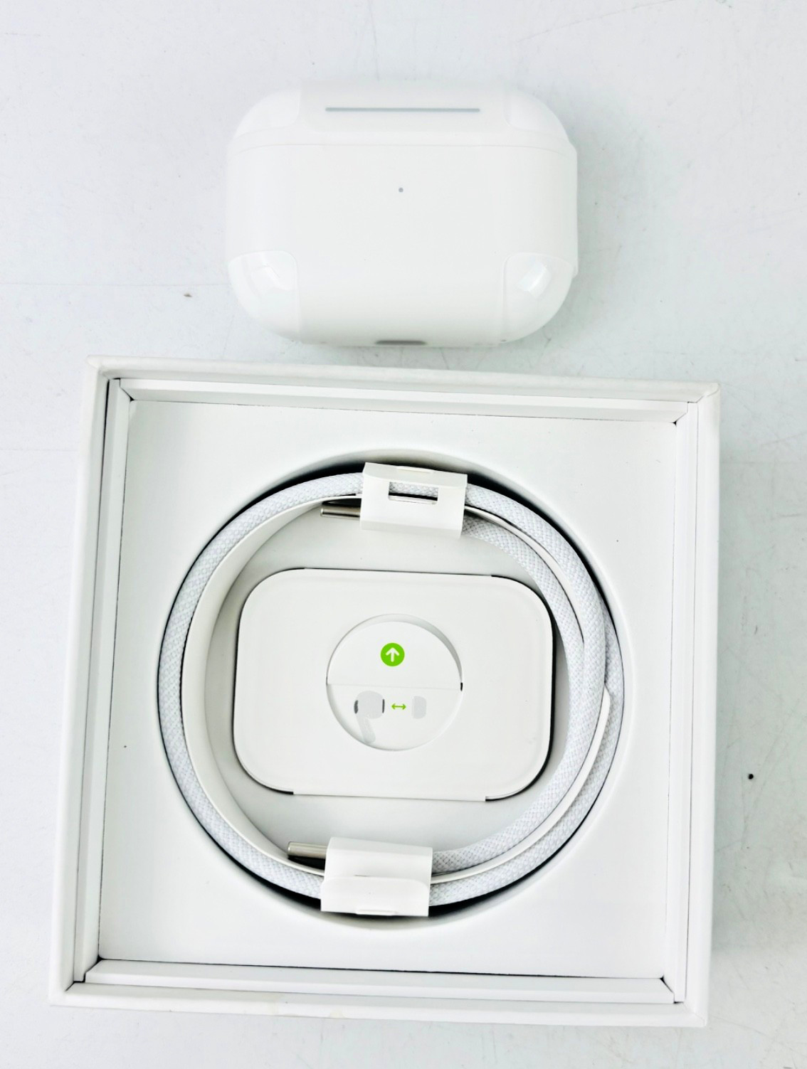 Apple AirPods Pro 2 Wireless Earbuds H2 Chip MTJV3LL/A