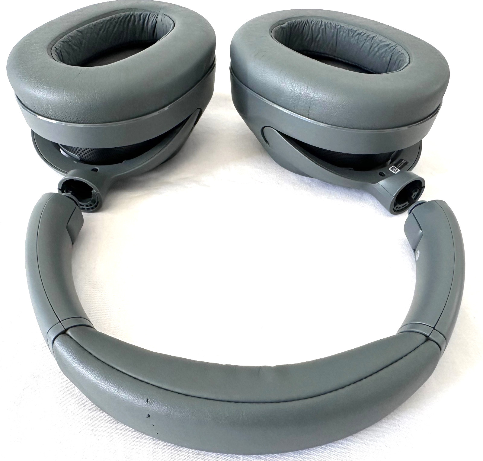 Sony ULT WEAR 900N Wireless Noise Canceling Headphones Gray Broken but Works