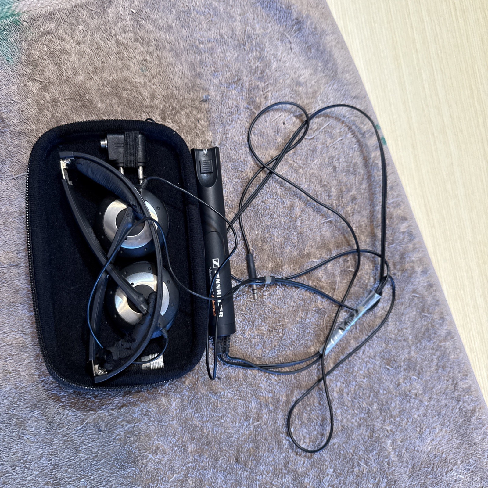 Sennheiser PXC250 Noise Gard Wired Travel Headset Color: Black