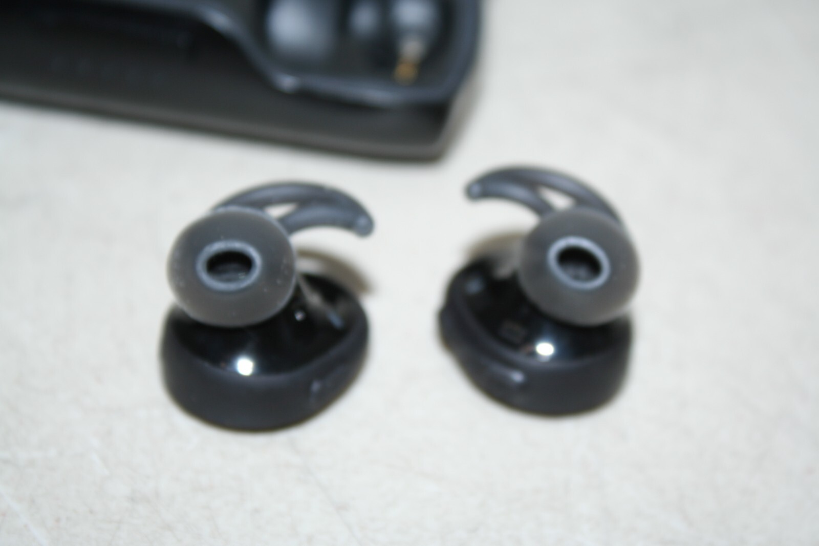 Bose SoundSport Free Wireless Black Headphones 423729 No Power AS IS