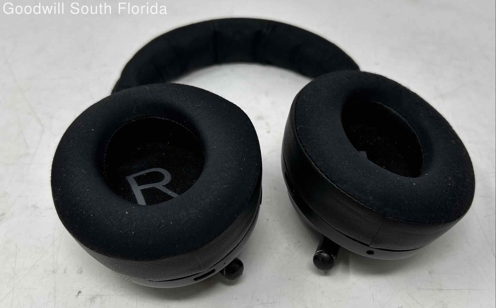 Bose Black Adjustable Headband Wired Over Ear Headphone With Case NCL