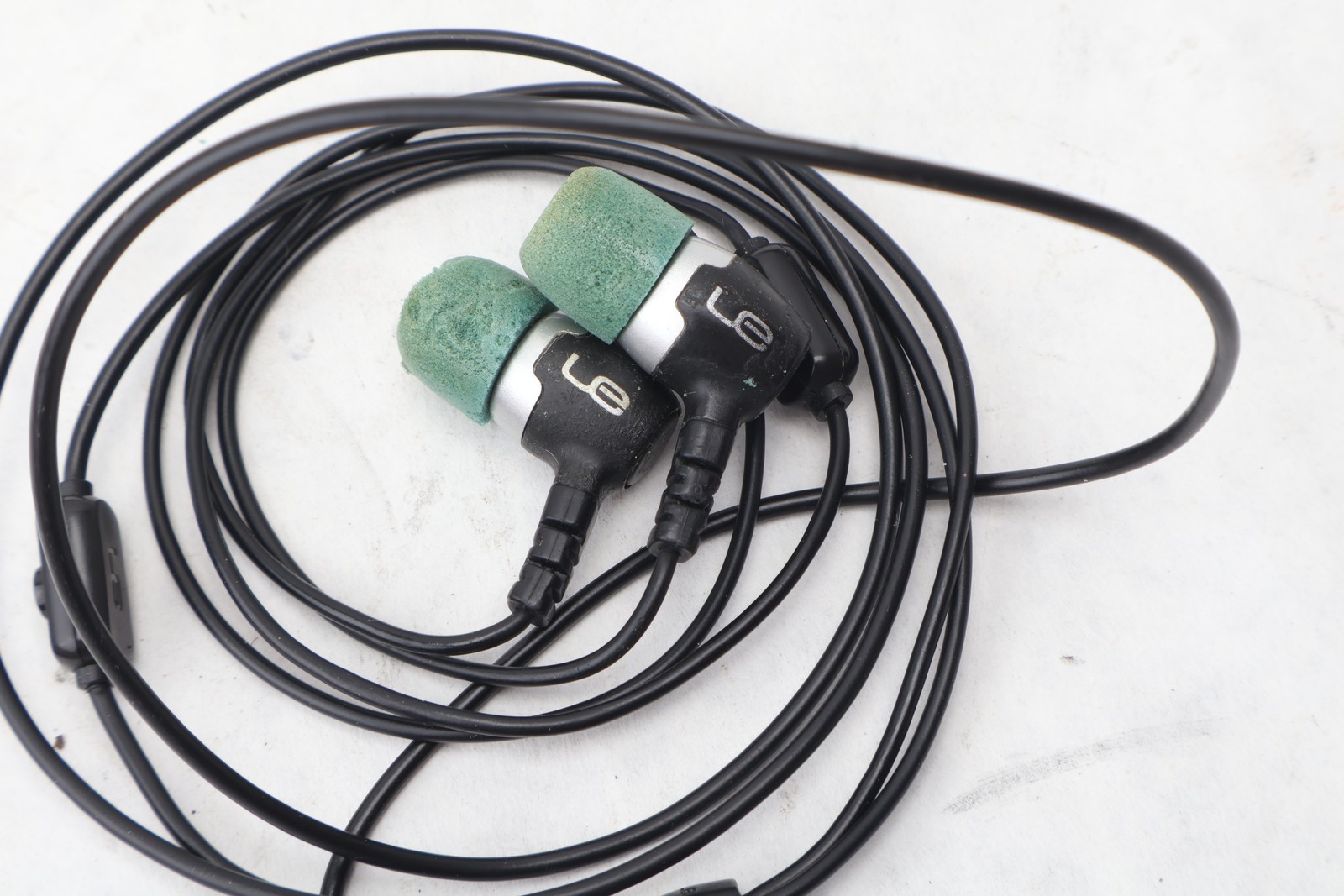 Ultimate Ears Metro.fi 2 In-Ear Headphones Earbuds Wired Noise Isolating Black