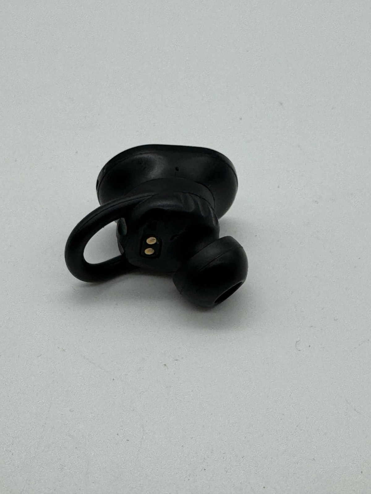(BROKEN) JBL Endurance Race TWS Waterproof Sport Earbuds IP67 Bass Black (2)